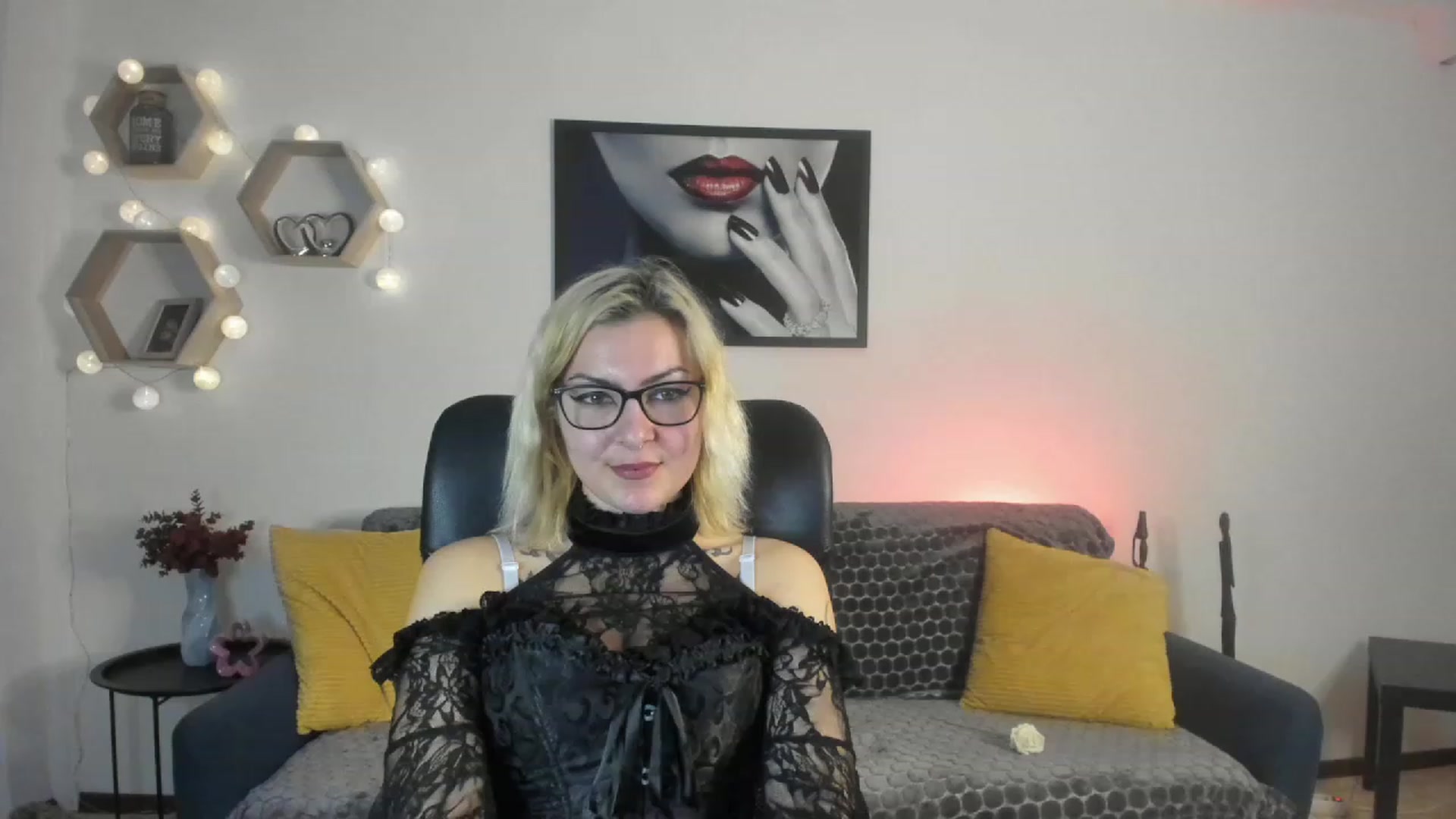 Gallery image thumbnail from Baby_Brynn18's myfreecams stream on, 04/06/2023, 20:31 image 15 of 20