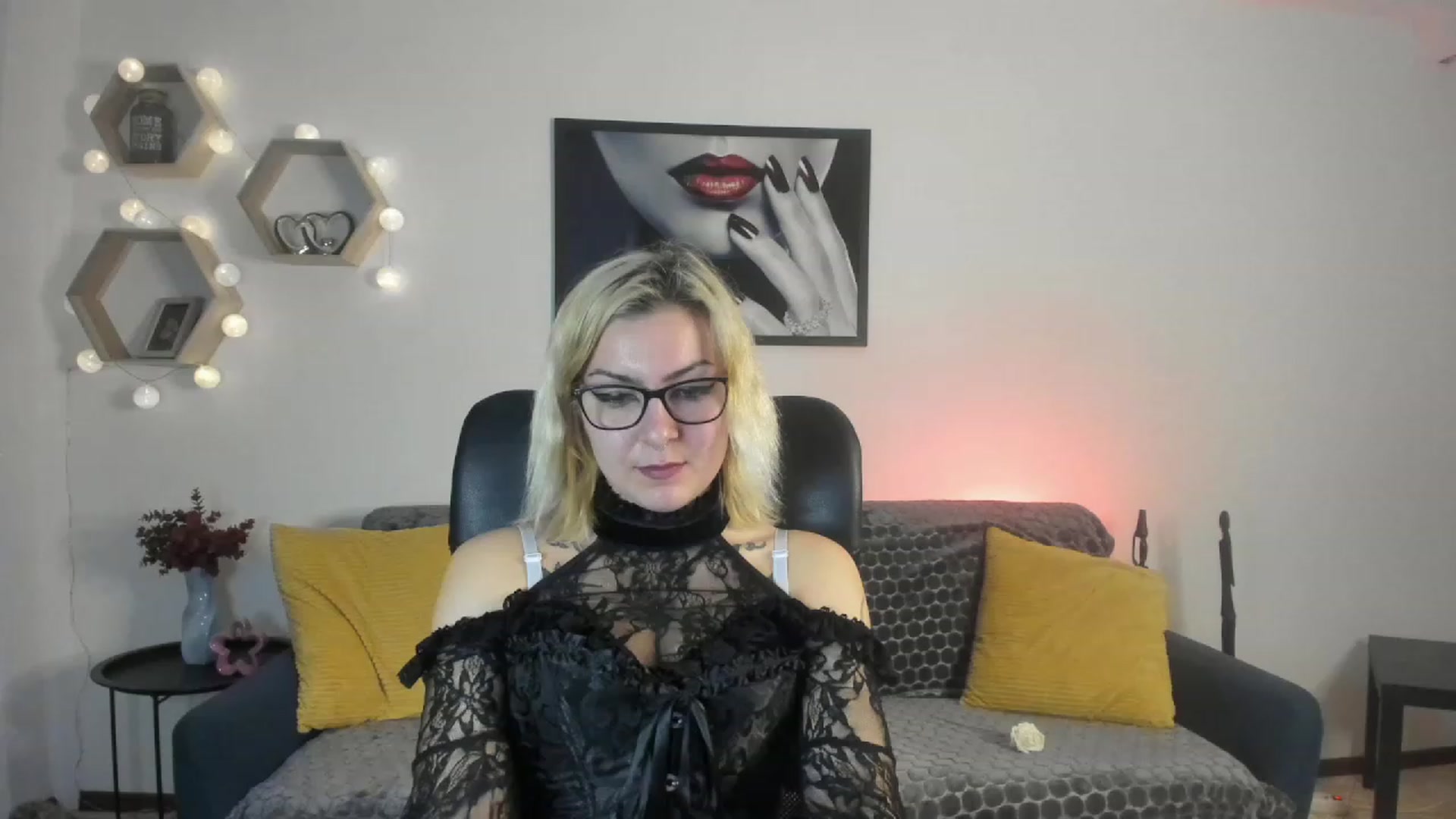 Gallery image thumbnail from Baby_Brynn18's myfreecams stream on, 04/06/2023, 20:31 image 13 of 20