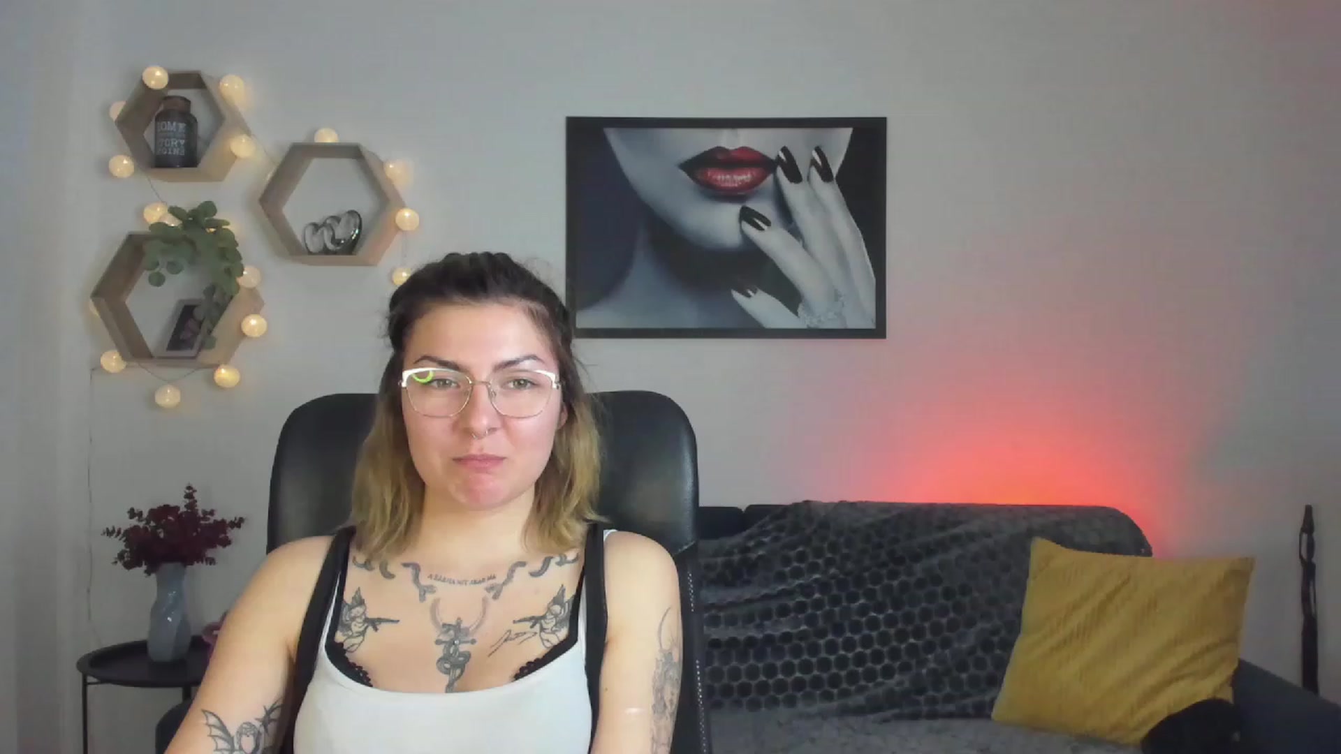 Gallery image thumbnail from Baby_Brynn18's myfreecams stream on, 04/25/2023, 22:49 image 16 of 20
