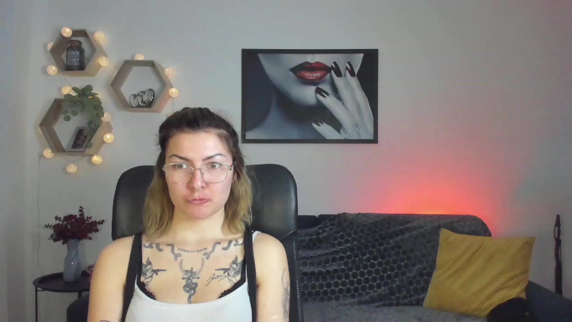 Gallery image thumbnail from Baby_Brynn18's myfreecams stream on, 04/25/2023, 22:49 image 4 of 20