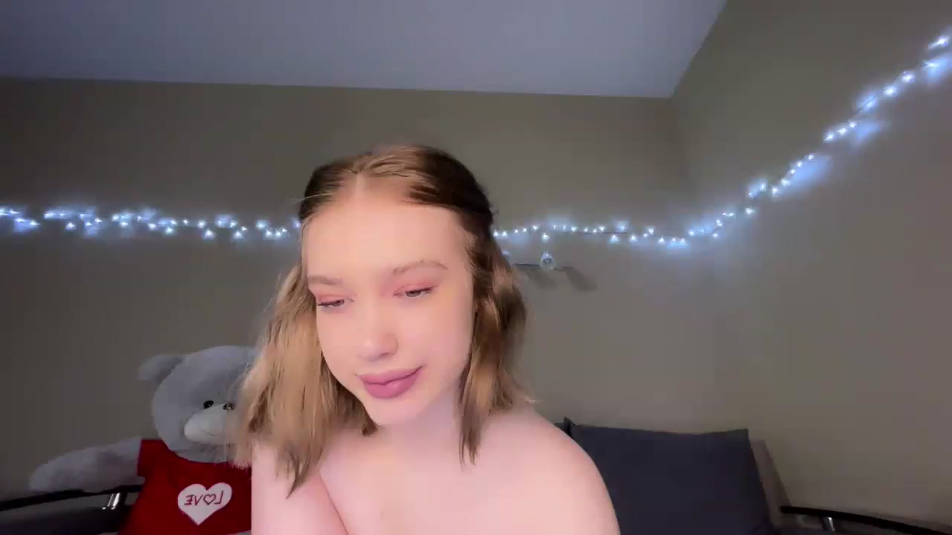 Gallery image thumbnail from Baby_Evaaa's myfreecams stream on, 11/17/2022, 12:44 image 7 of 20