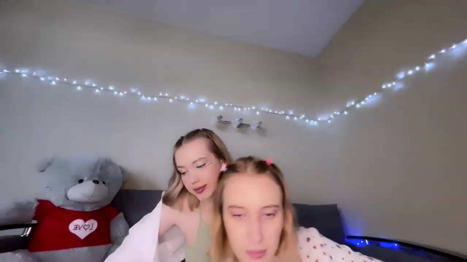 Gallery image thumbnail from Baby_Evaaa's myfreecams stream on, 12/01/2022, 10:50 image 15 of 20