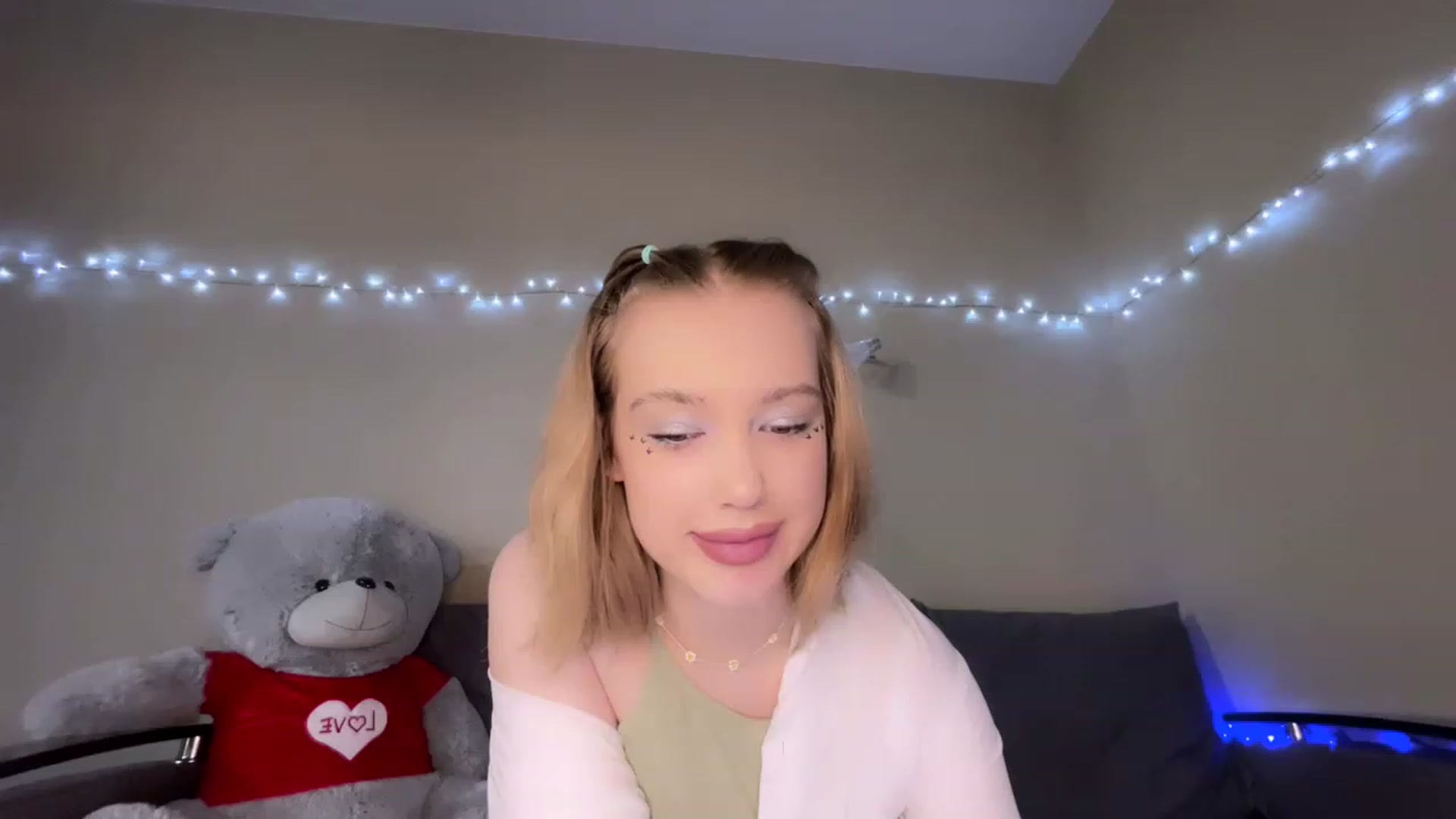 Gallery image thumbnail from Baby_Evaaa's myfreecams stream on, 12/01/2022, 12:38 image 5 of 20