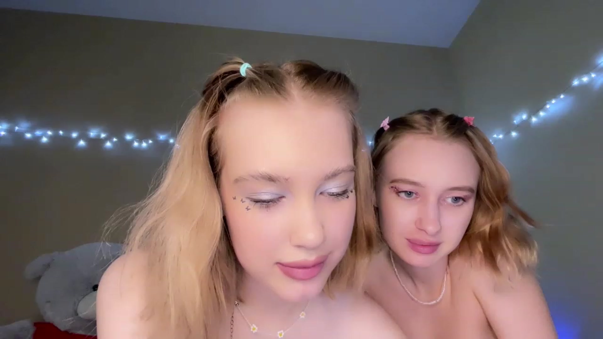 Gallery image thumbnail from Baby_Evaaa's myfreecams stream on, 12/01/2022, 13:00 image 16 of 20
