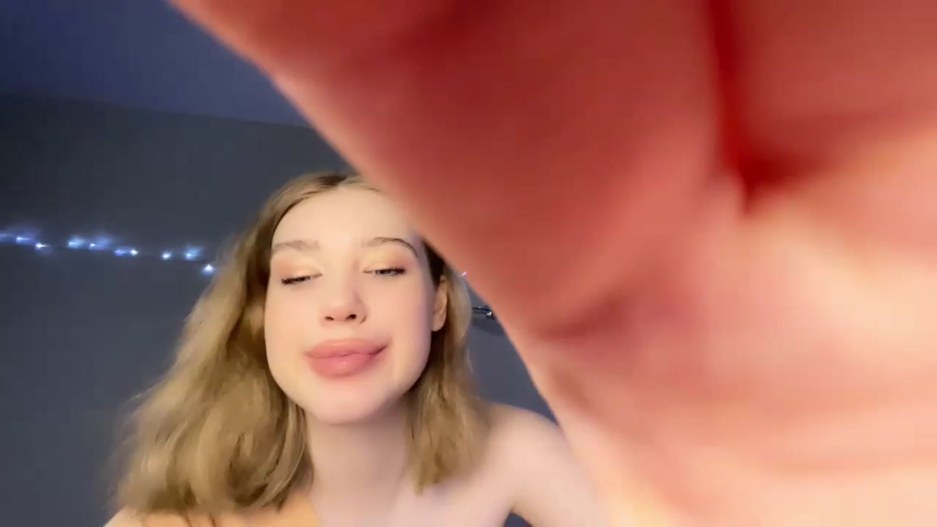 Gallery image thumbnail from Baby_Evaaa's myfreecams stream on, 12/28/2022, 11:11 image 14 of 20