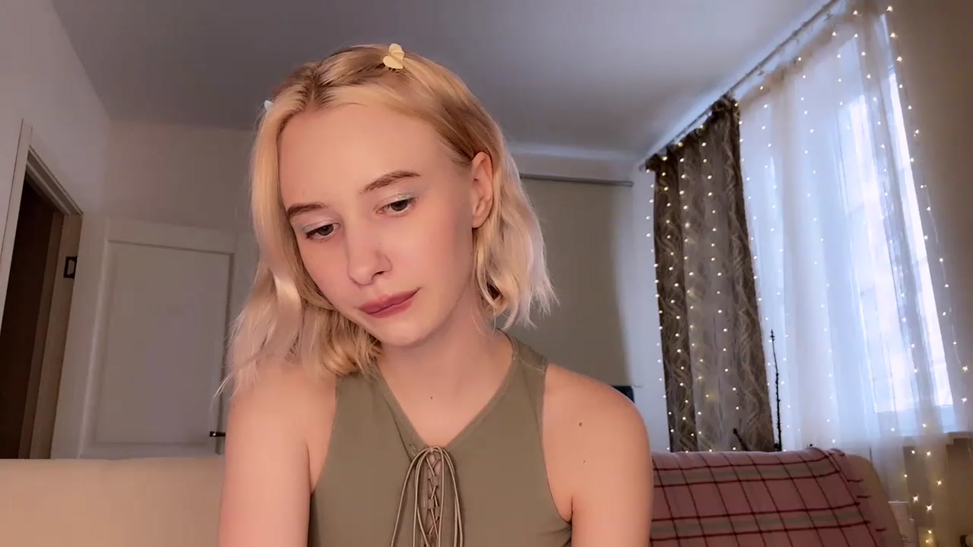 Gallery image thumbnail from Baby_Evaaa's myfreecams stream on, 01/19/2023, 11:41 image 15 of 20