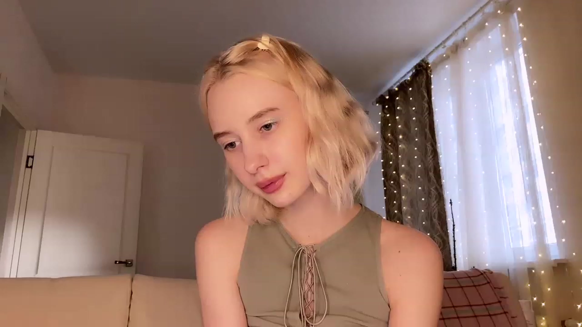 Gallery image thumbnail from Baby_Evaaa's myfreecams stream on, 01/19/2023, 12:29 image 20 of 20