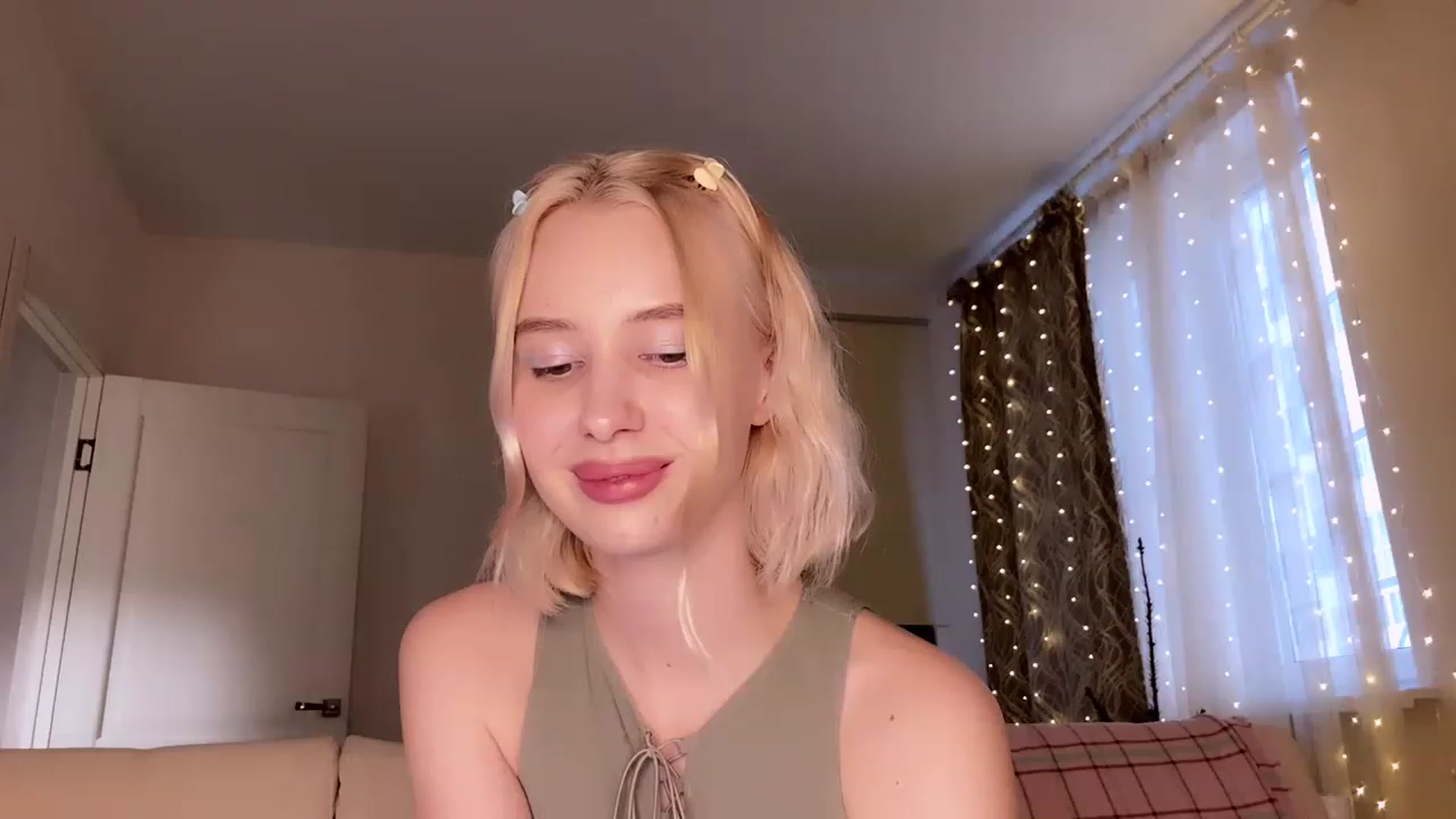 Gallery image thumbnail from Baby_Evaaa's myfreecams stream on, 01/19/2023, 12:29 image 2 of 20