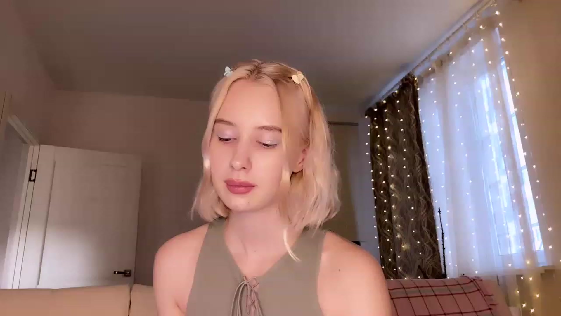 Gallery image thumbnail from Baby_Evaaa's myfreecams stream on, 01/19/2023, 12:29 image 1 of 20