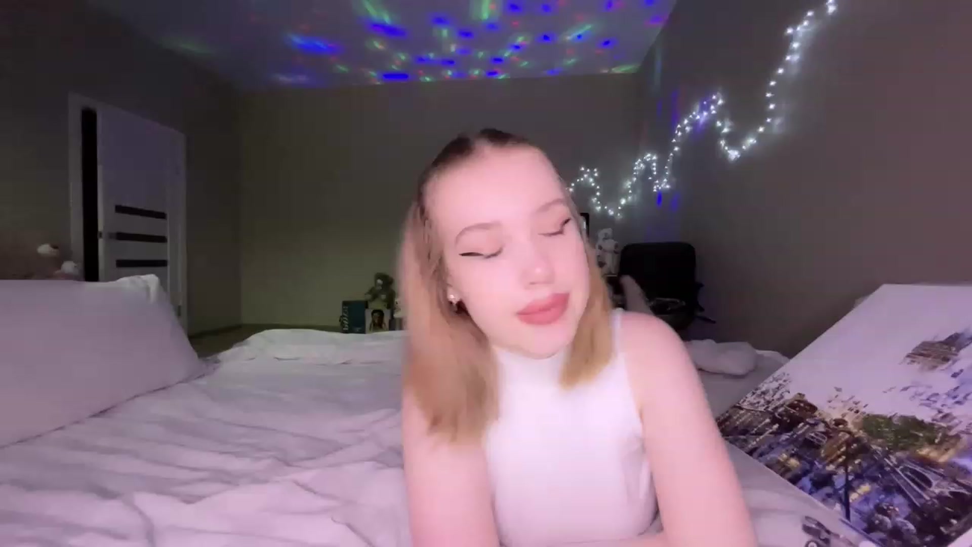 Gallery image thumbnail from Baby_Evaaa's myfreecams stream on, 01/26/2023, 20:35 image 5 of 20