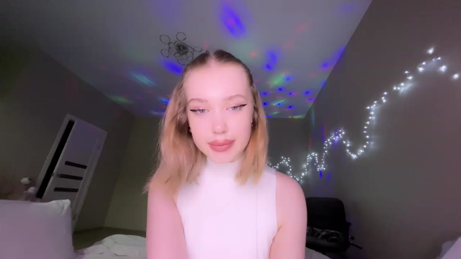 Gallery image thumbnail from Baby_Evaaa's myfreecams stream on, 01/26/2023, 20:35 image 2 of 20