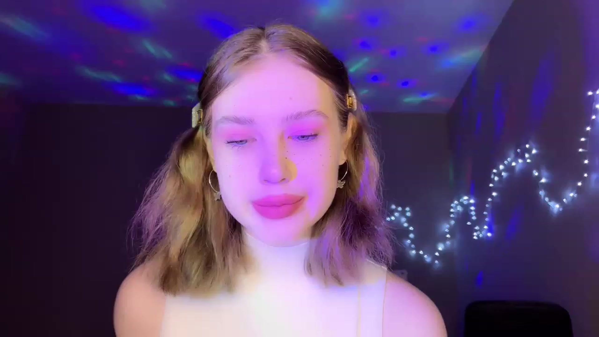 Gallery image thumbnail from Baby_Evaaa's myfreecams stream on, 01/31/2023, 16:59 image 15 of 20