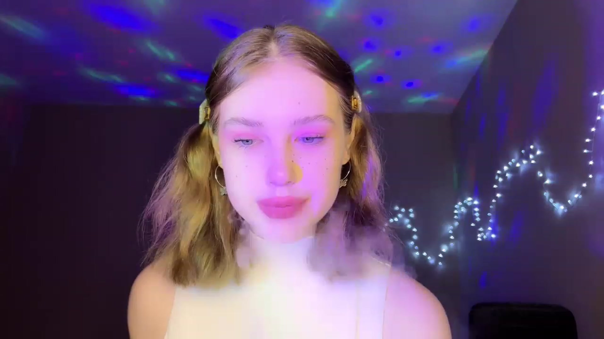 Gallery image thumbnail from Baby_Evaaa's myfreecams stream on, 01/31/2023, 16:59 image 7 of 20