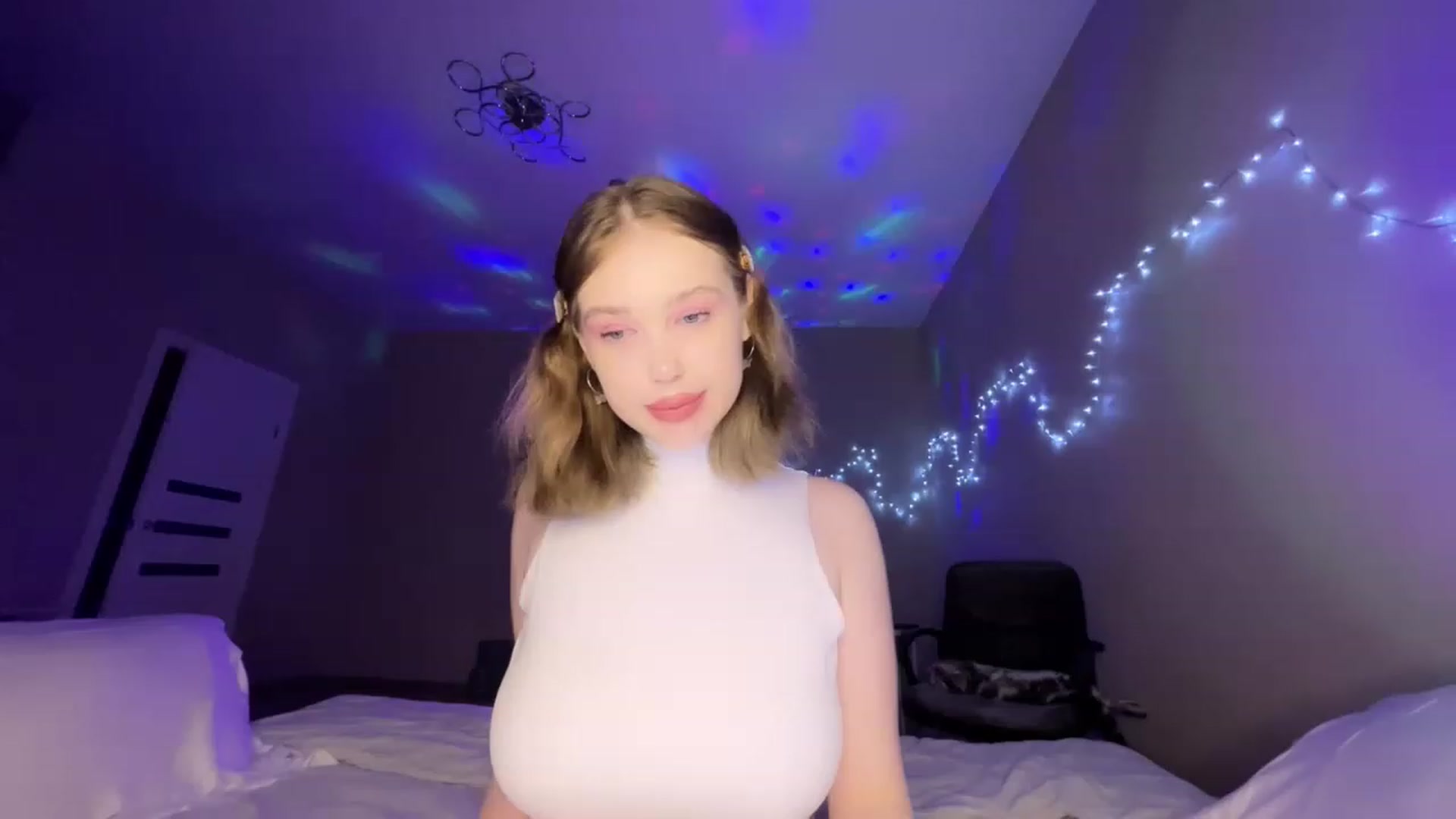 Gallery image thumbnail from Baby_Evaaa's myfreecams stream on, 01/31/2023, 17:30 image 7 of 20