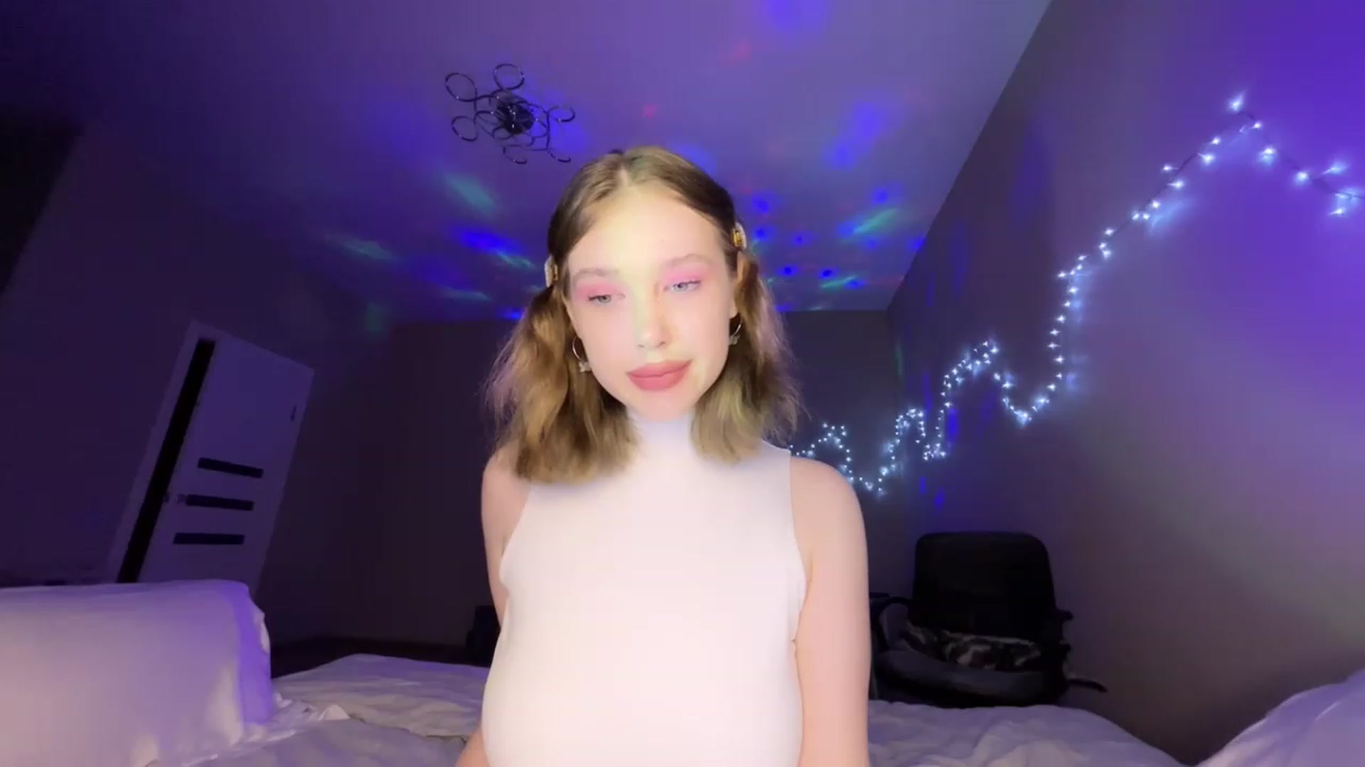 Gallery image thumbnail from Baby_Evaaa's myfreecams stream on, 01/31/2023, 17:30 image 13 of 20