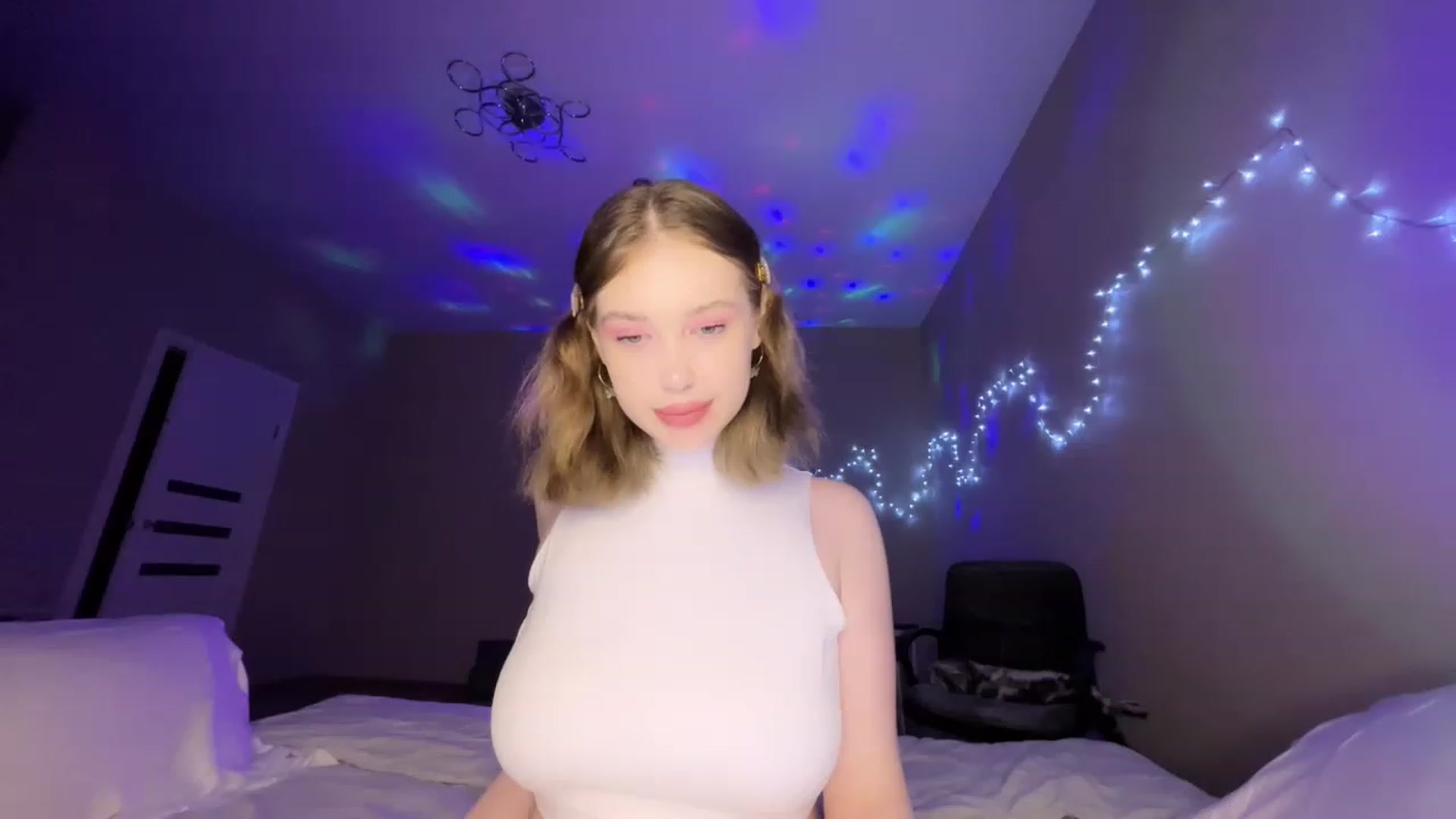 Gallery image thumbnail from Baby_Evaaa's myfreecams stream on, 01/31/2023, 17:30 image 6 of 20