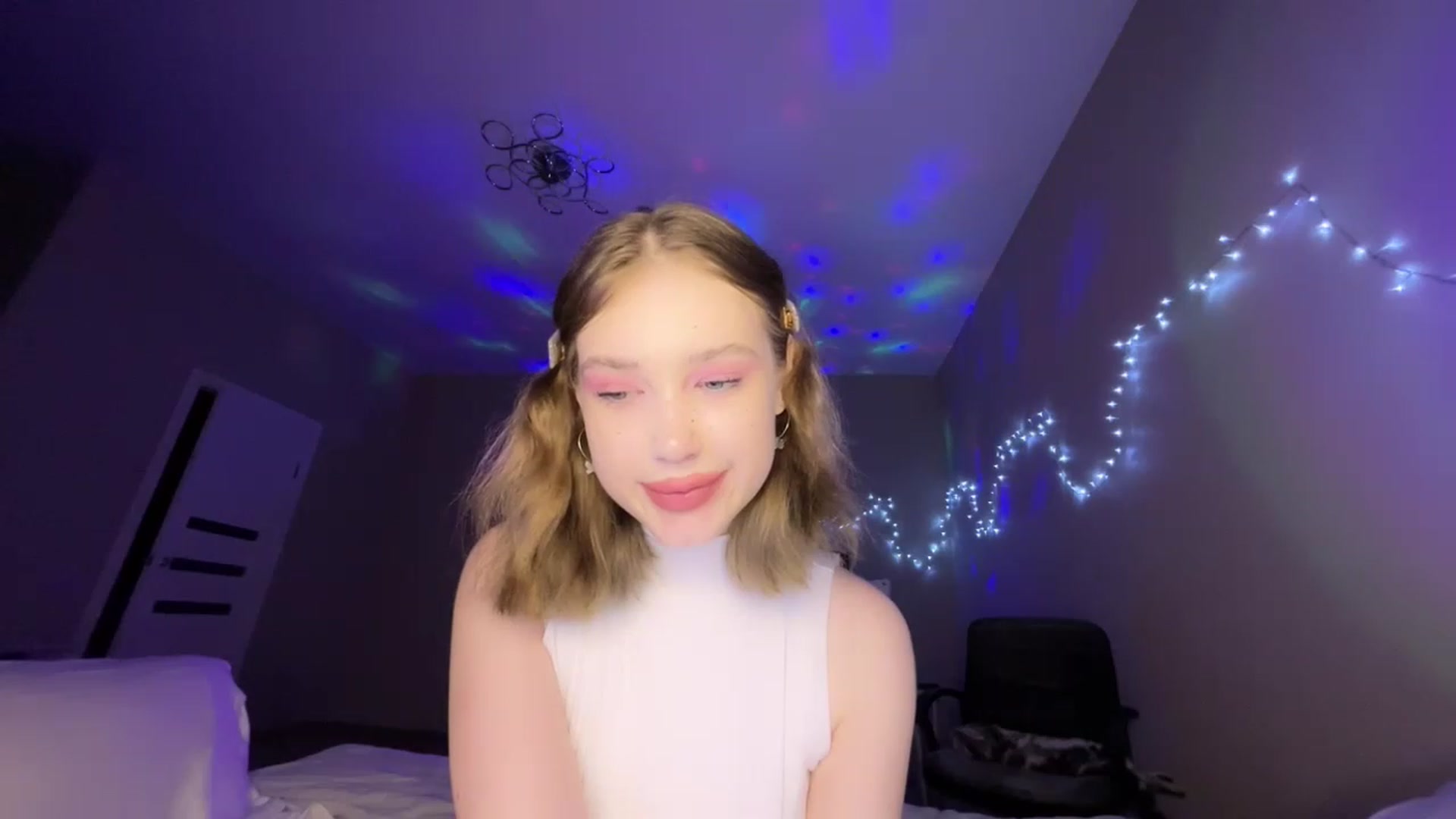 Gallery image thumbnail from Baby_Evaaa's myfreecams stream on, 01/31/2023, 17:30 image 11 of 20