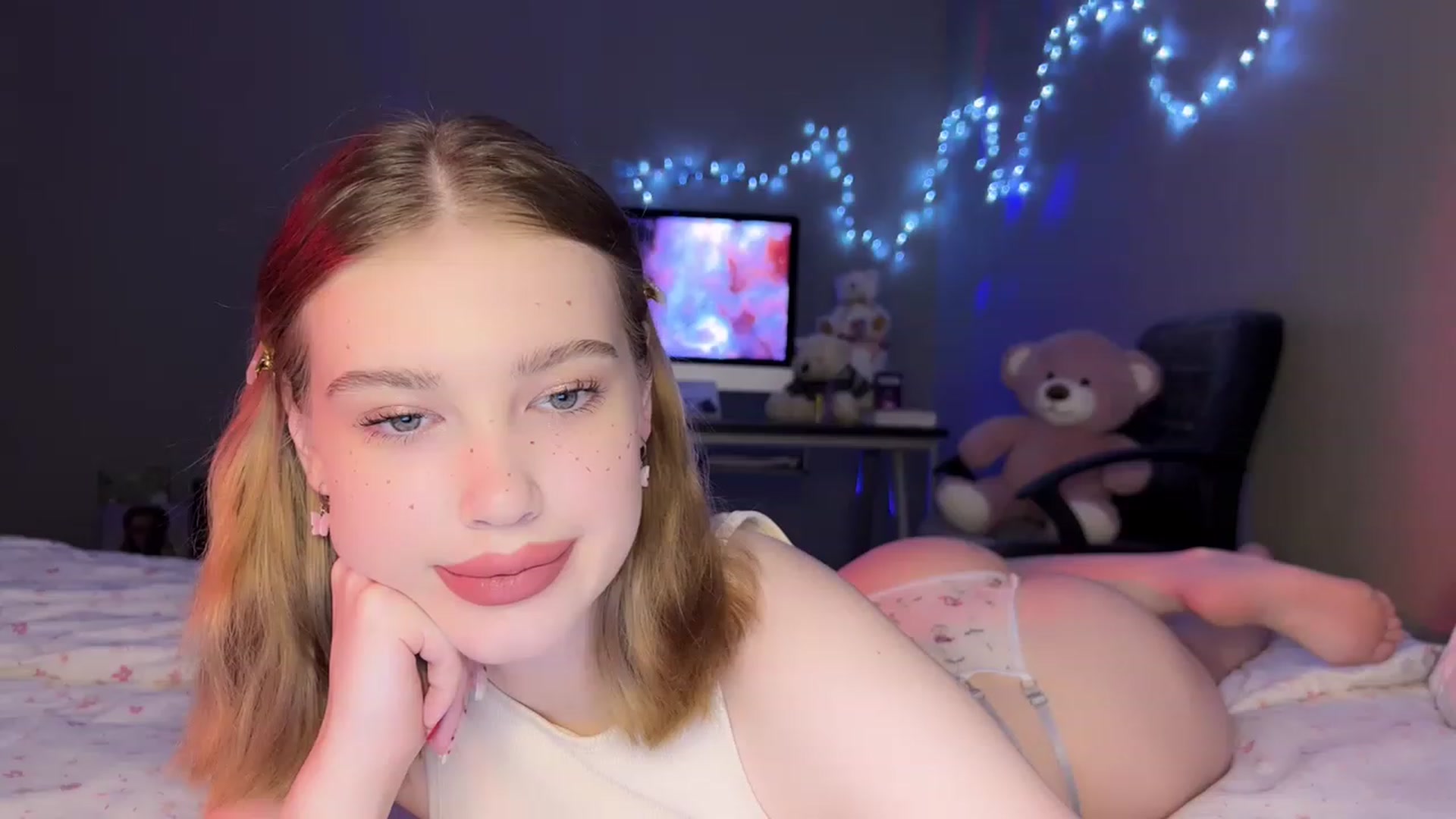 Gallery image thumbnail from Baby_Evaaa's myfreecams stream on, 02/13/2023, 14:46 image 3 of 20