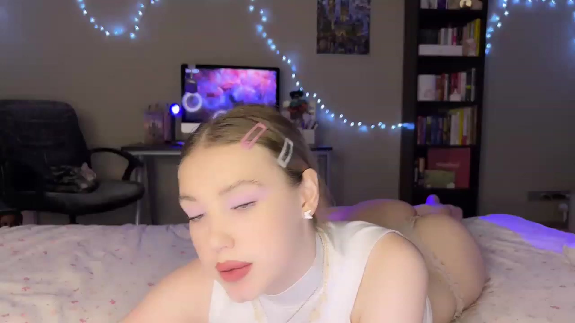Gallery image thumbnail from Baby_Evaaa's myfreecams stream on, 02/23/2023, 10:10 image 16 of 20