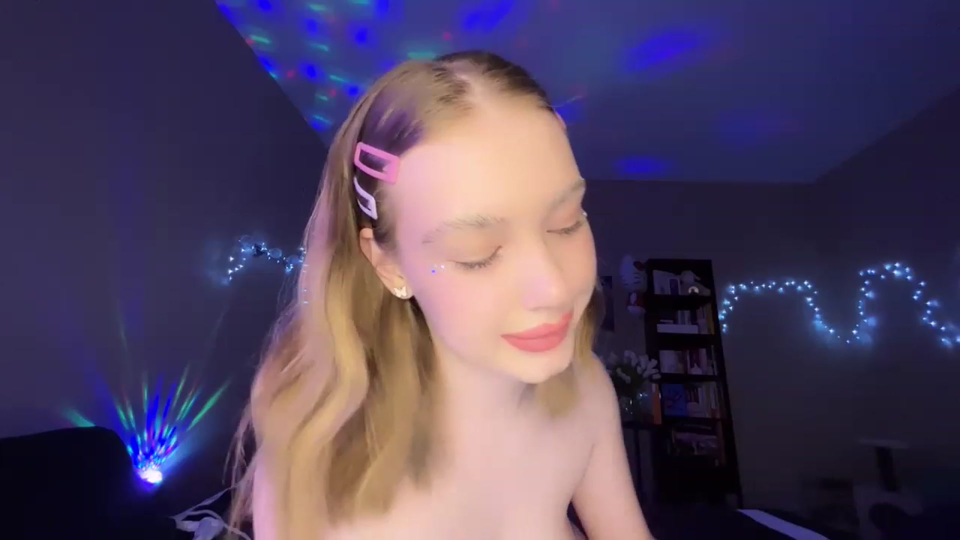 Gallery image thumbnail from Baby_Evaaa's myfreecams stream on, 03/10/2023, 18:10 image 6 of 20
