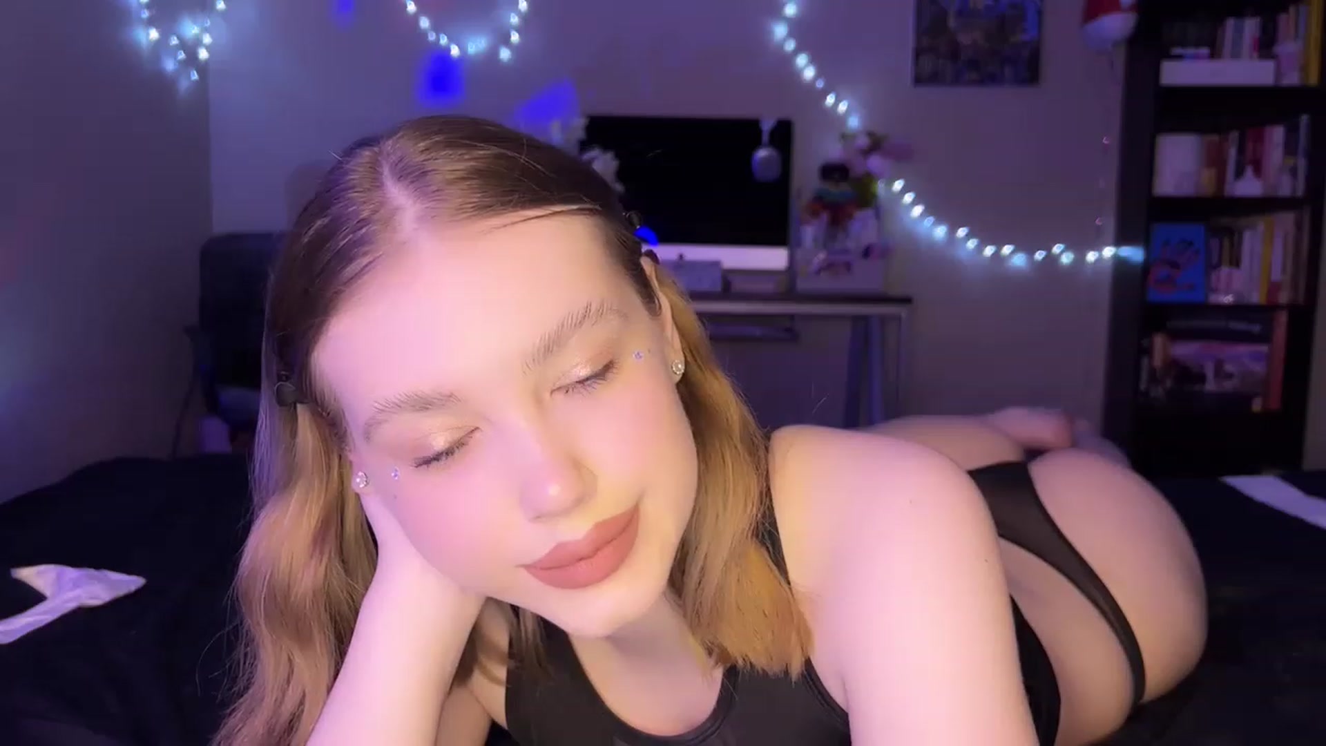 Gallery image thumbnail from Baby_Evaaa's myfreecams stream on, 03/13/2023, 07:31 image 4 of 20