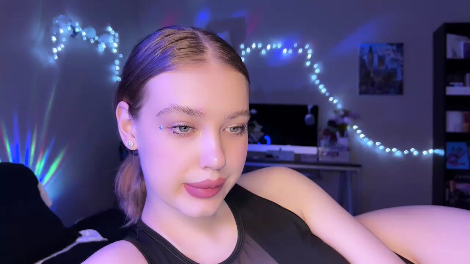 Gallery image thumbnail from Baby_Evaaa's myfreecams stream on, 03/13/2023, 17:44 image 12 of 20