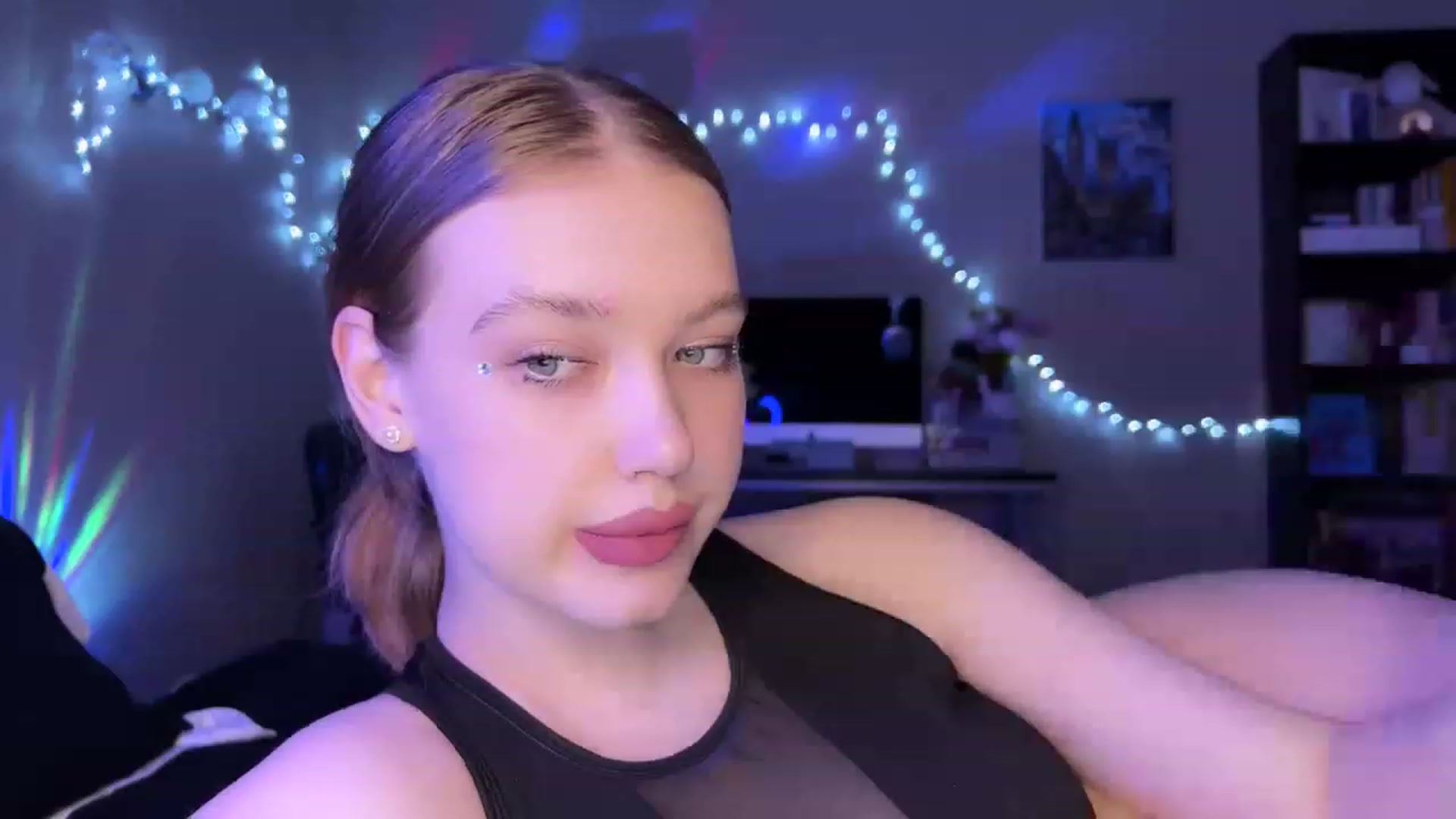 Gallery image thumbnail from Baby_Evaaa's myfreecams stream on, 03/13/2023, 17:44 image 5 of 20