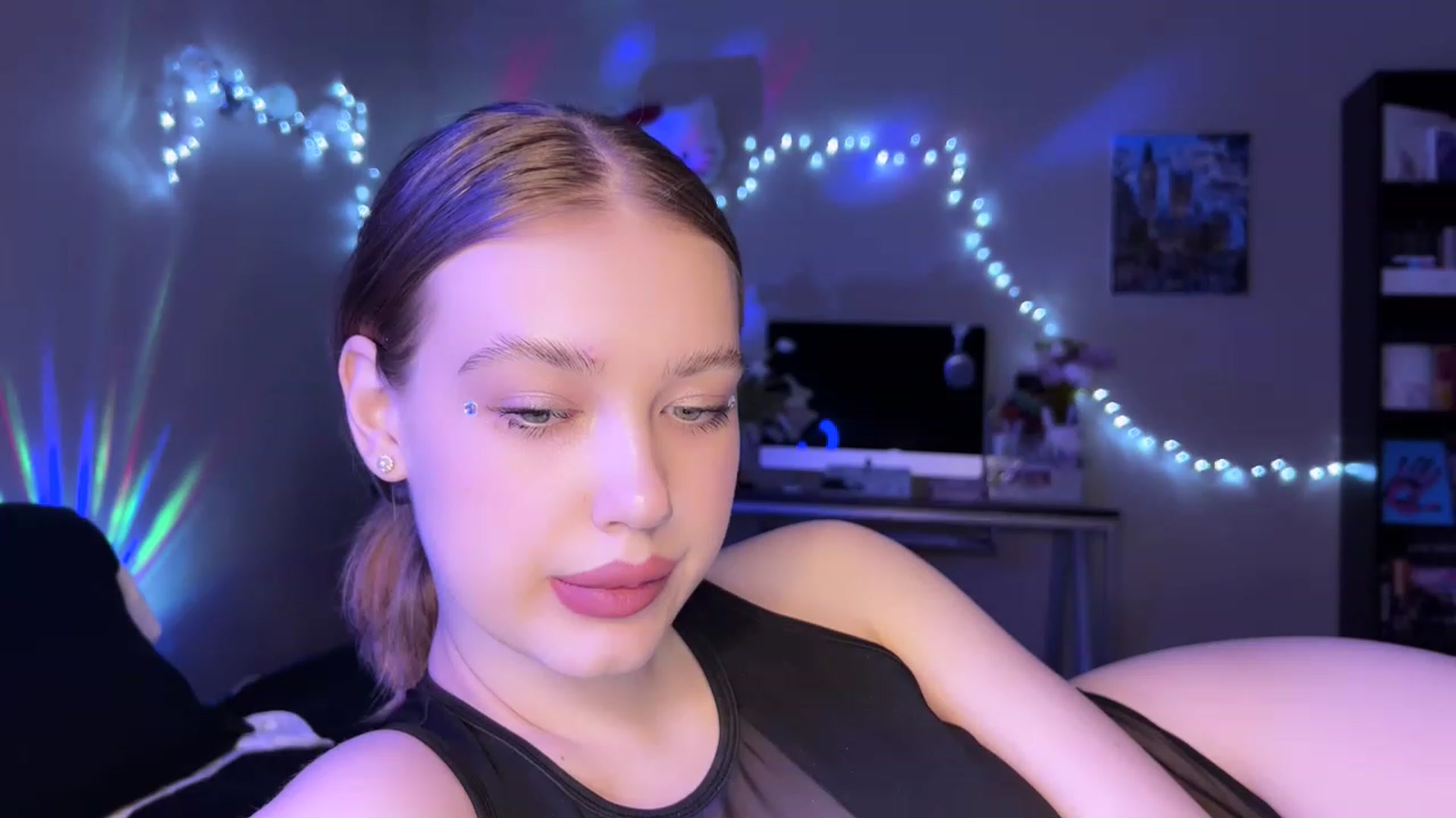 Gallery image thumbnail from Baby_Evaaa's myfreecams stream on, 03/13/2023, 17:44 image 17 of 20