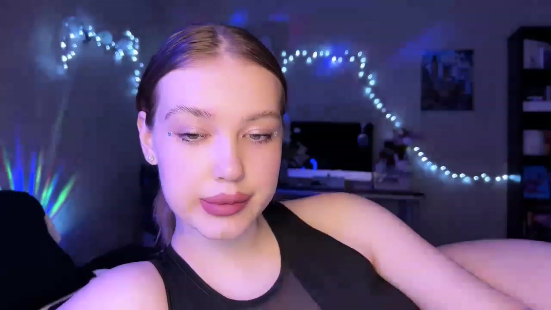 Gallery image thumbnail from Baby_Evaaa's myfreecams stream on, 03/13/2023, 17:44 image 11 of 20