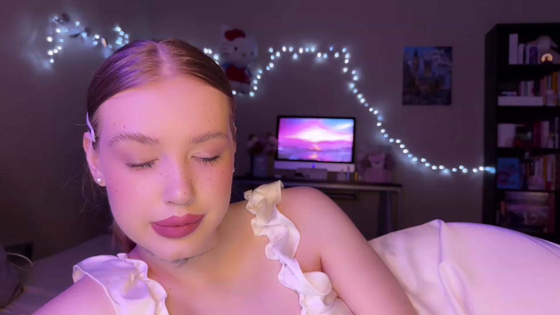 Gallery image thumbnail from Baby_Evaaa's myfreecams stream on, 03/19/2023, 18:10 image 18 of 20