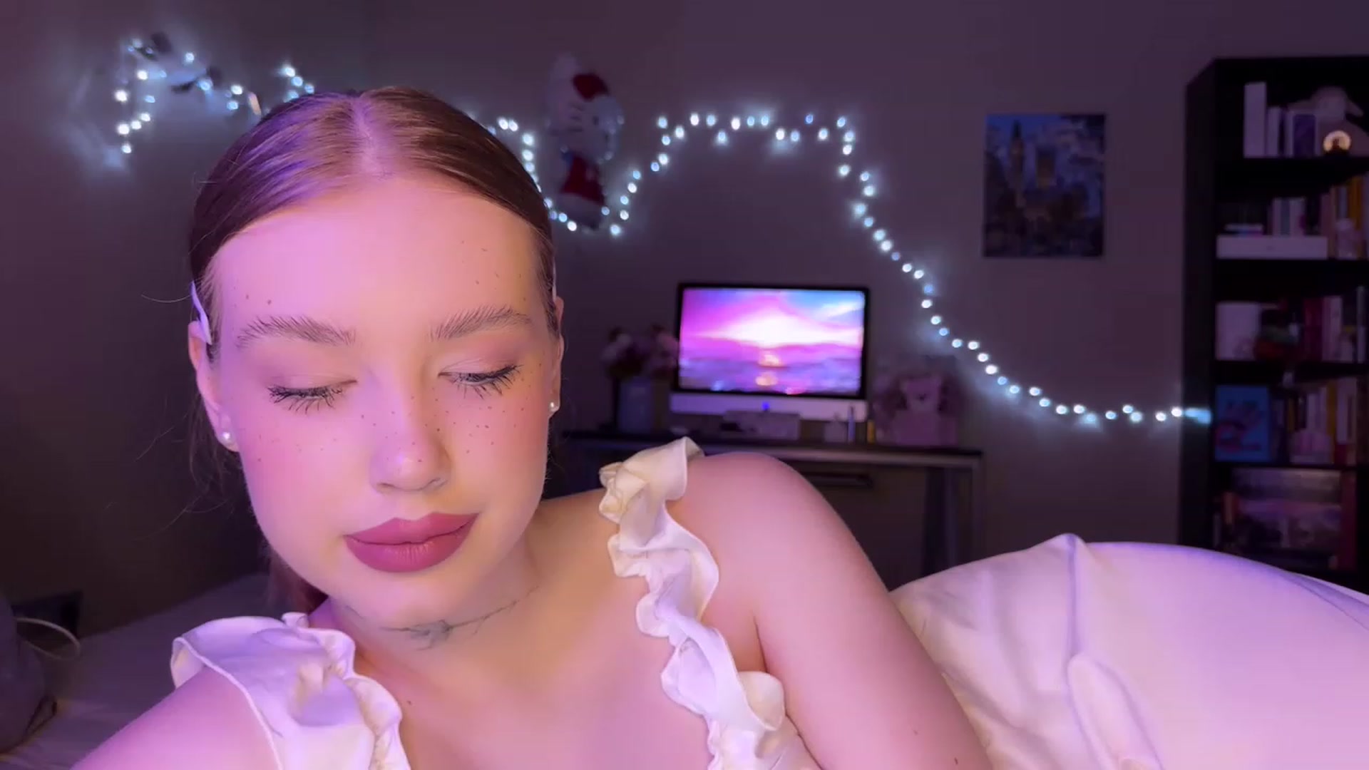 Gallery image thumbnail from Baby_Evaaa's myfreecams stream on, 03/19/2023, 18:10 image 13 of 20