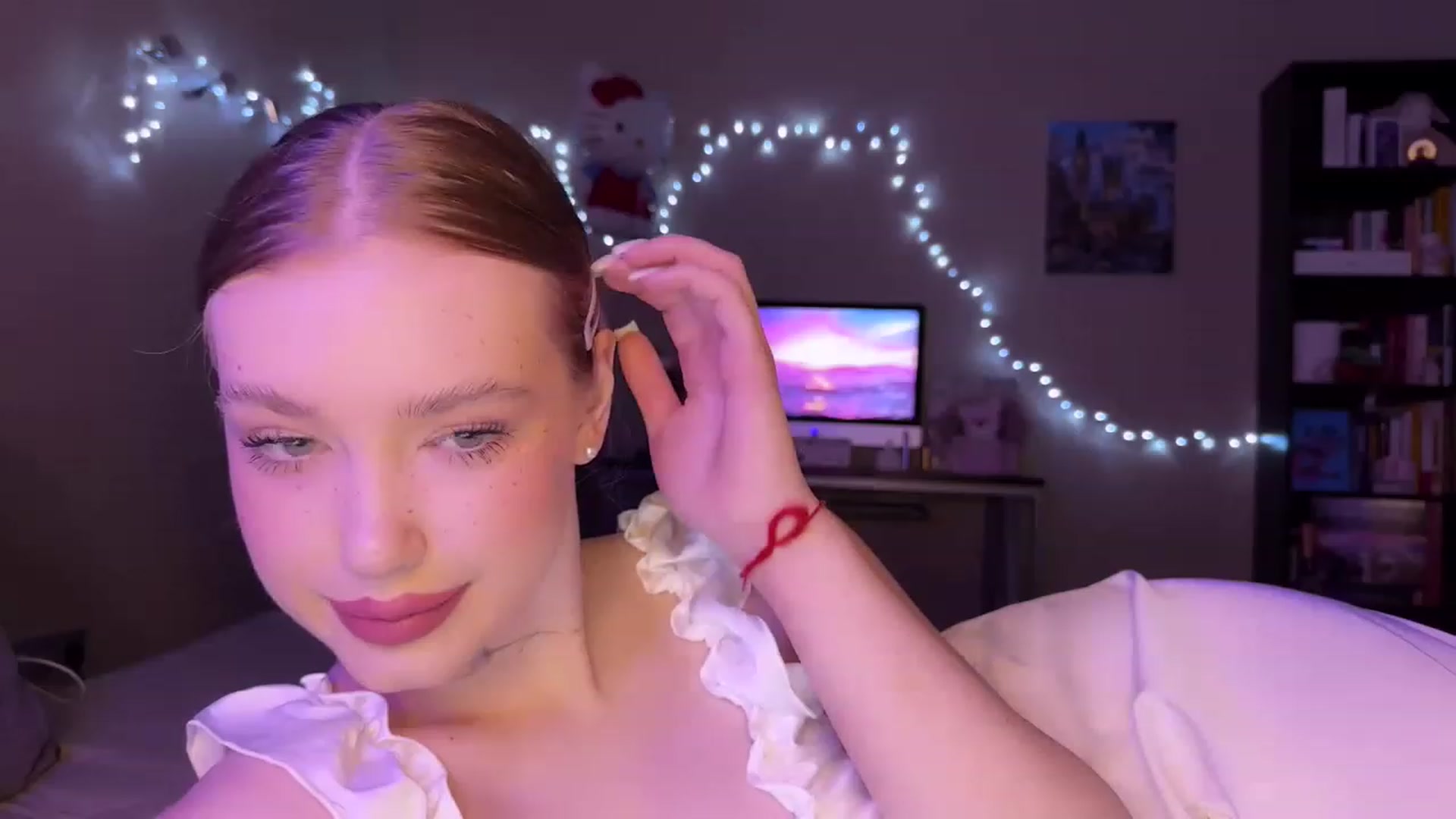 Gallery image thumbnail from Baby_Evaaa's myfreecams stream on, 03/19/2023, 18:10 image 15 of 20