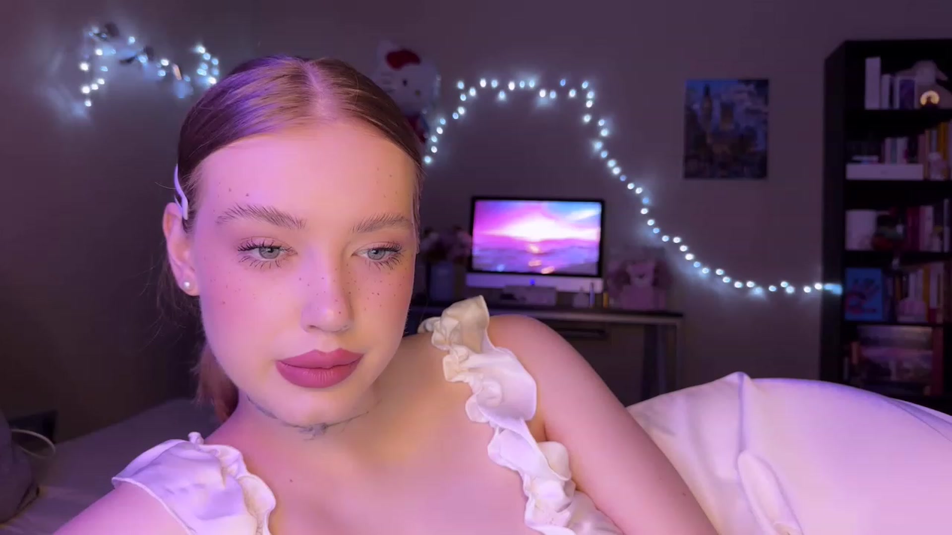 Gallery image thumbnail from Baby_Evaaa's myfreecams stream on, 03/19/2023, 18:10 image 8 of 20