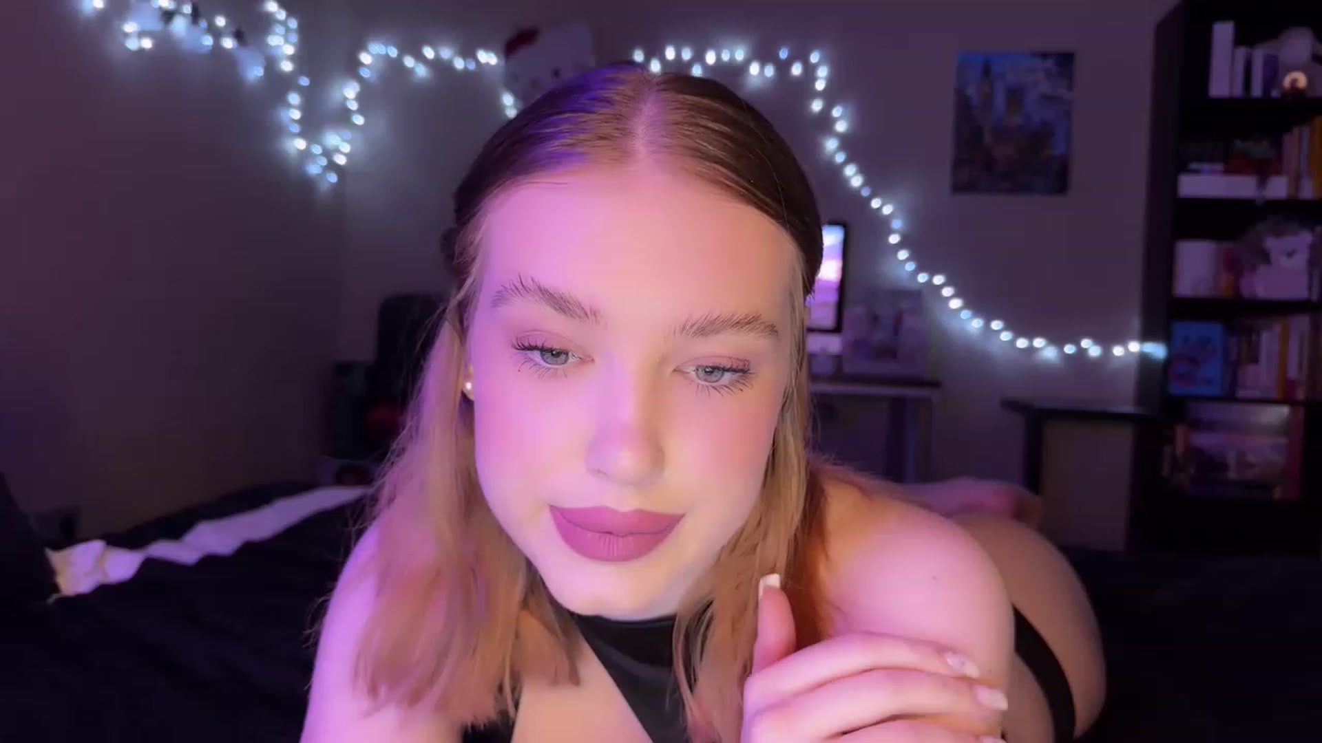 Gallery image thumbnail from Baby_Evaaa's myfreecams stream on, 03/21/2023, 14:57 image 2 of 20