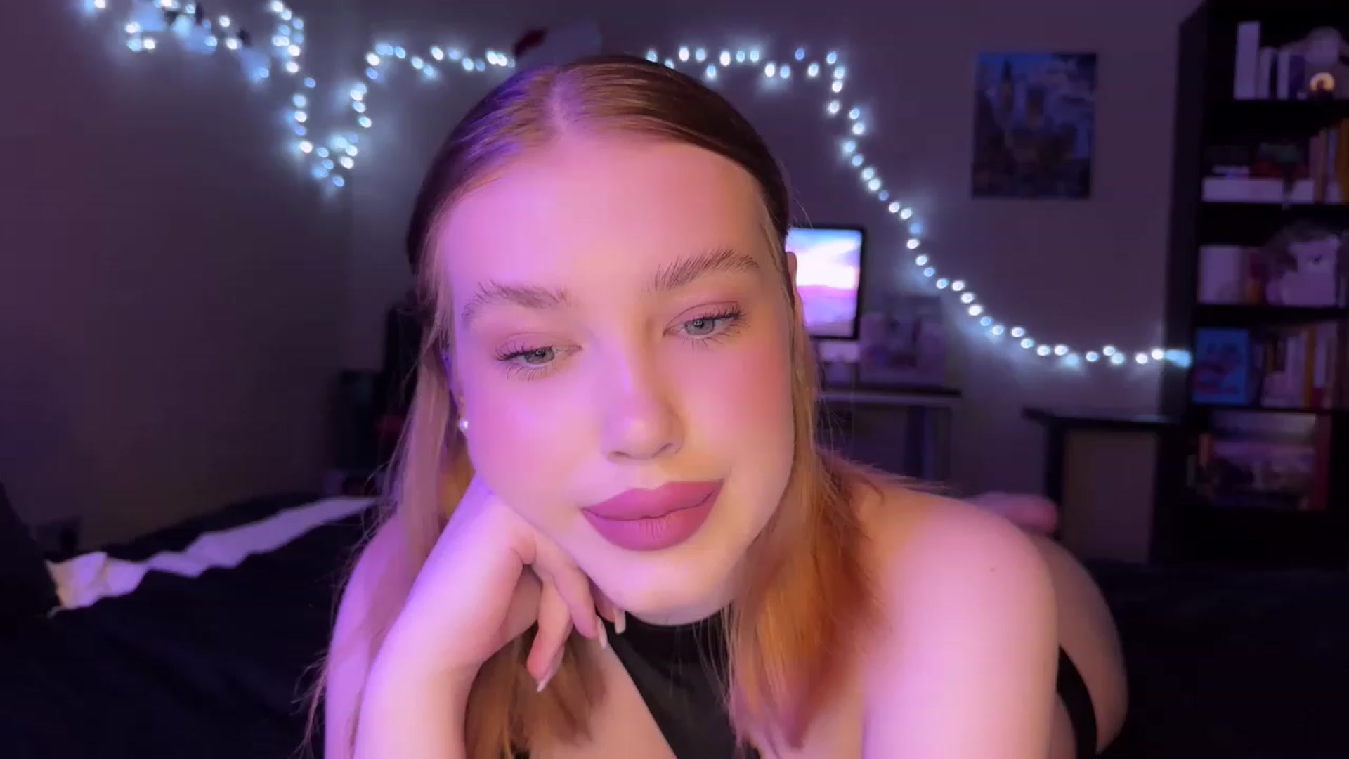 Gallery image thumbnail from Baby_Evaaa's myfreecams stream on, 03/21/2023, 14:57 image 4 of 20