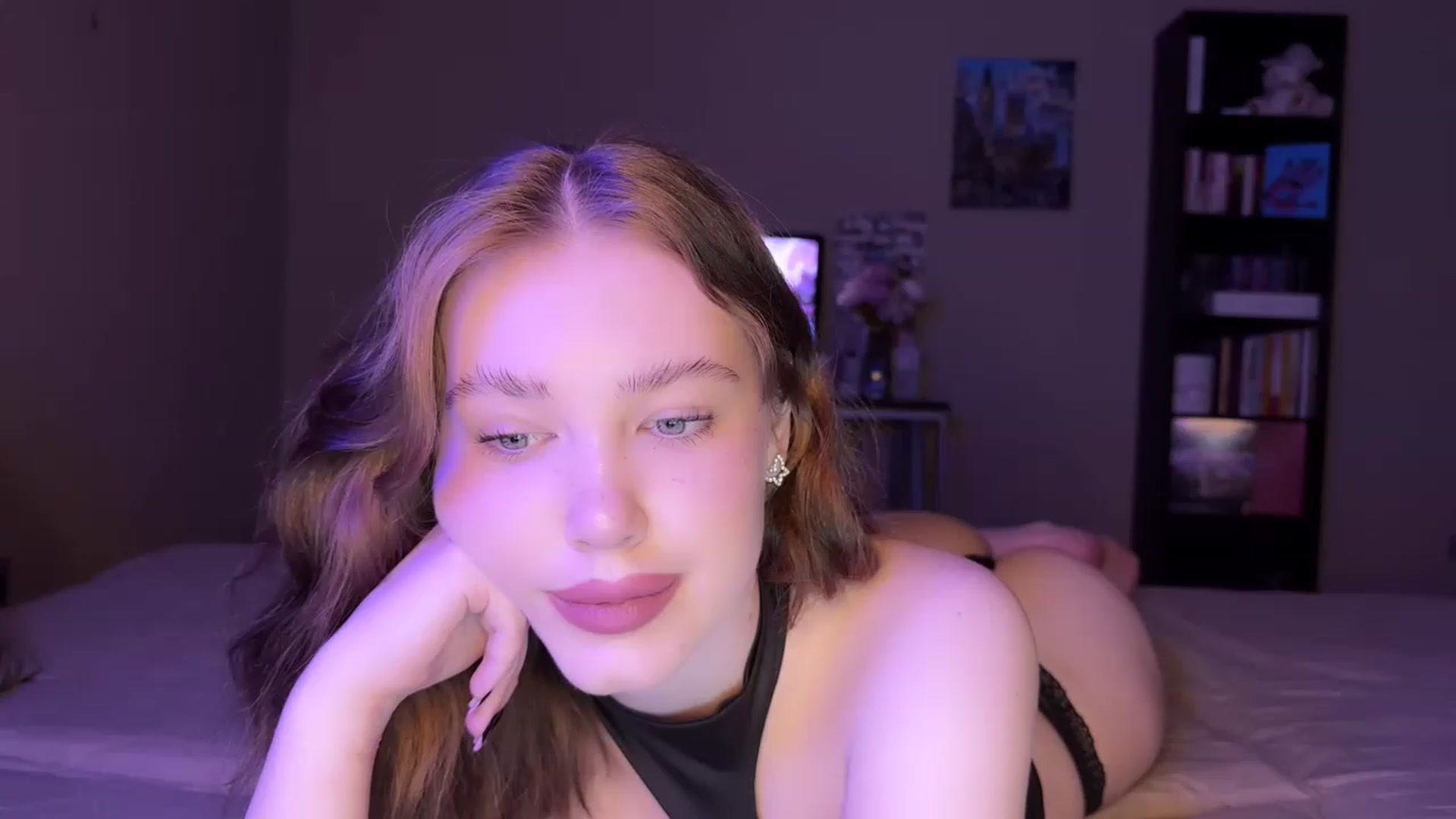 Gallery image thumbnail from Baby_Evaaa's myfreecams stream on, 05/18/2023, 07:30 image 9 of 20