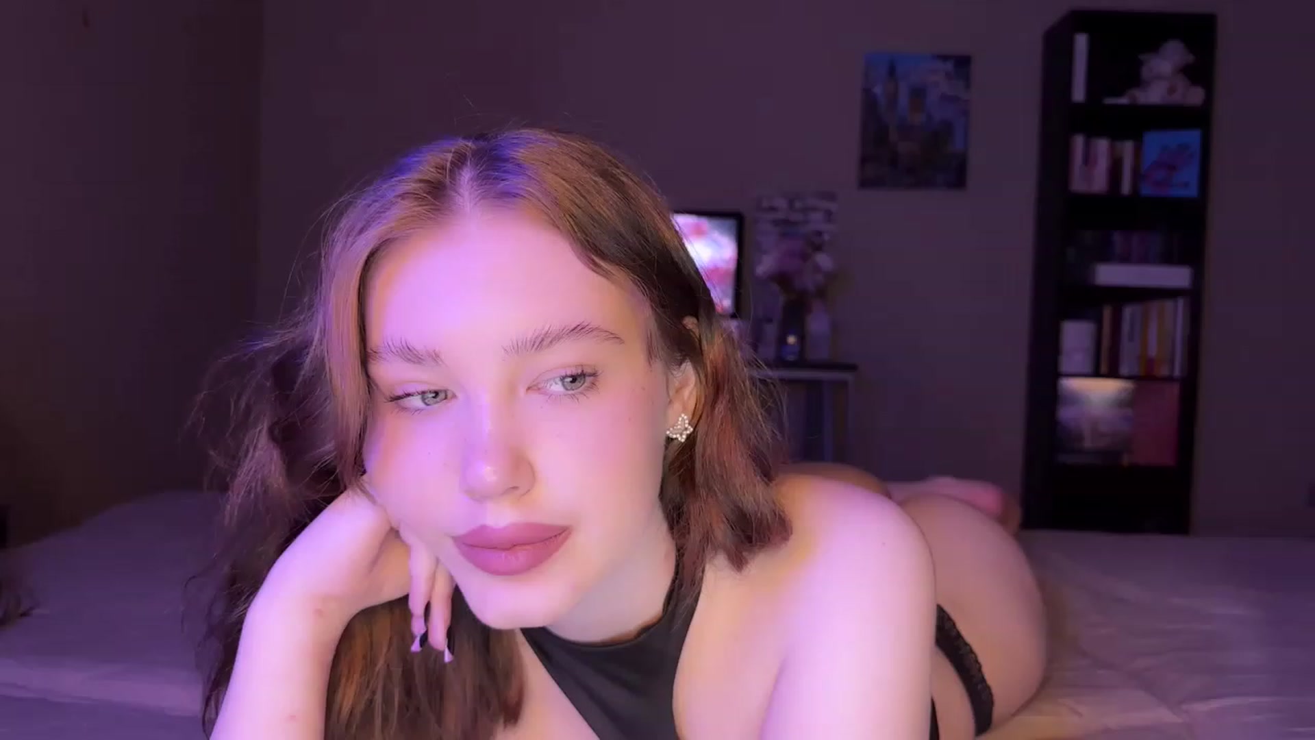 Gallery image thumbnail from Baby_Evaaa's myfreecams stream on, 05/18/2023, 07:30 image 11 of 20