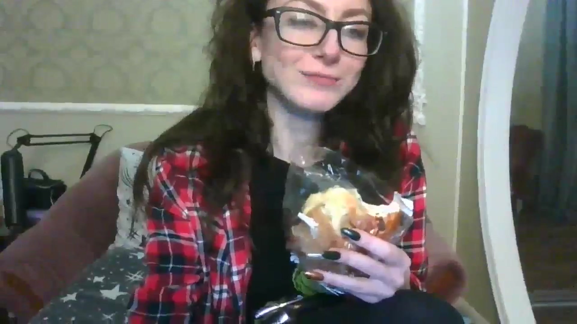 Gallery image thumbnail from Baby_Jewel's myfreecams stream on, 12/25/2023, 17:32 image 8 of 20