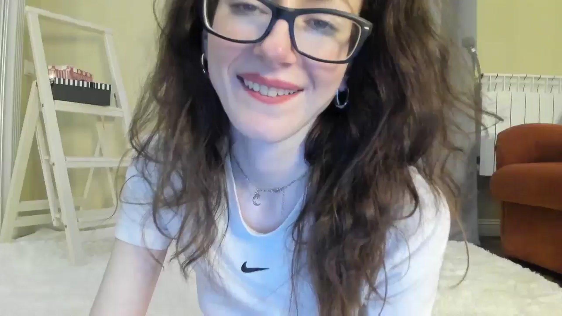 Gallery image thumbnail from Baby_Jewel's myfreecams stream on, 05/06/2024, 14:42 image 6 of 20