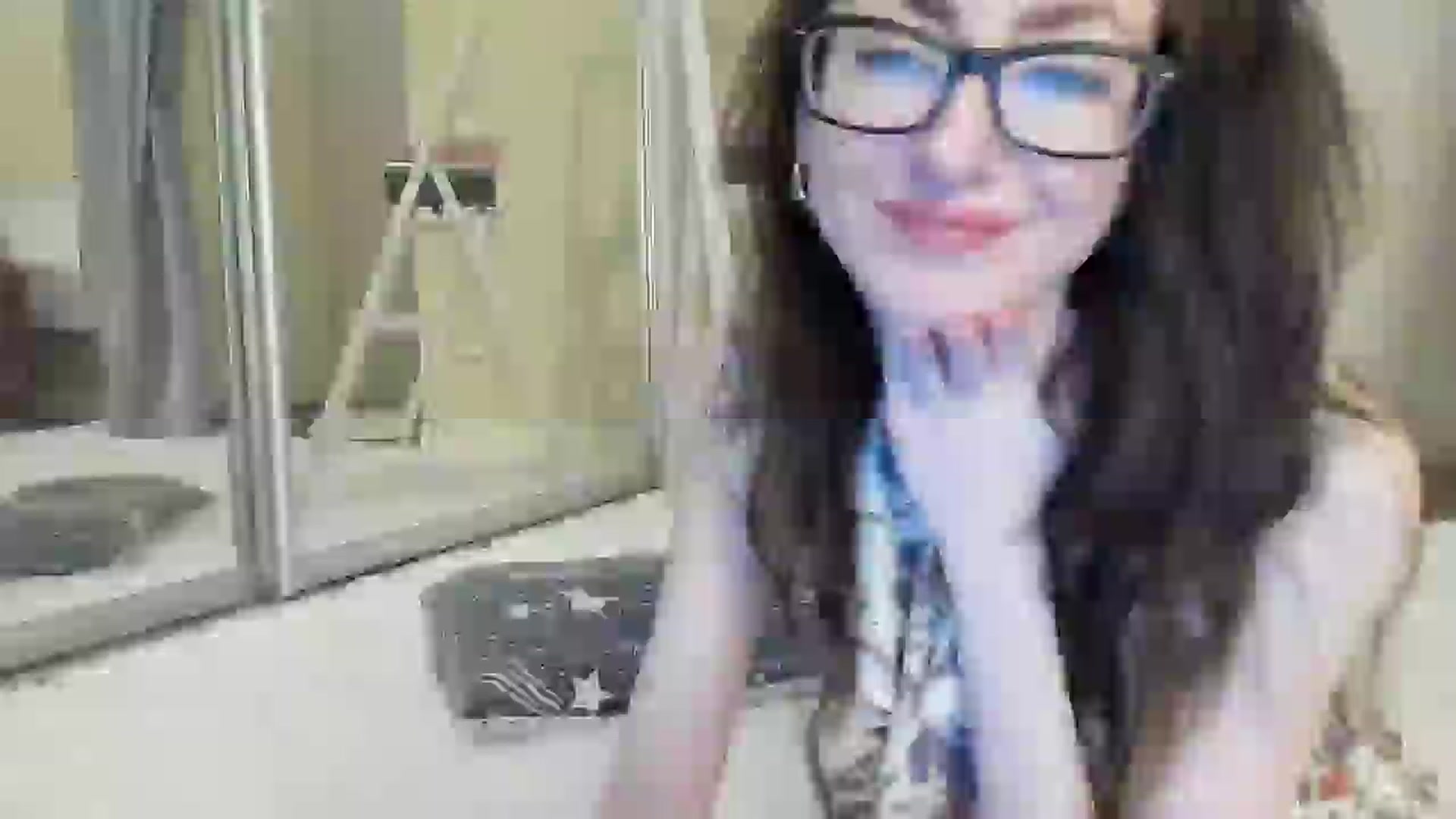 Gallery image thumbnail from Baby_Jewel's myfreecams stream on, 05/16/2024, 11:12 image 17 of 20