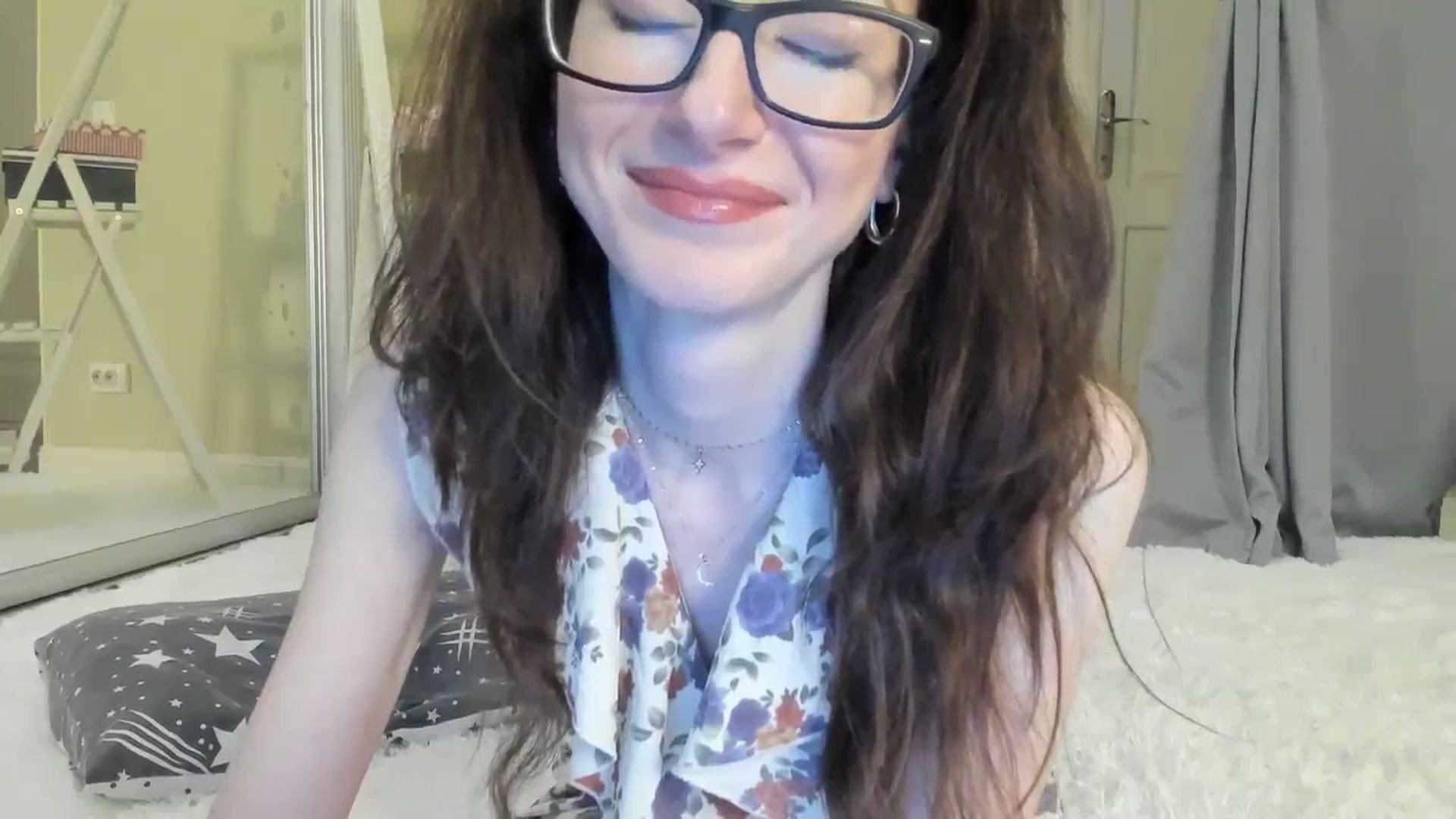 Gallery image thumbnail from Baby_Jewel's myfreecams stream on, 05/16/2024, 12:19 image 4 of 20