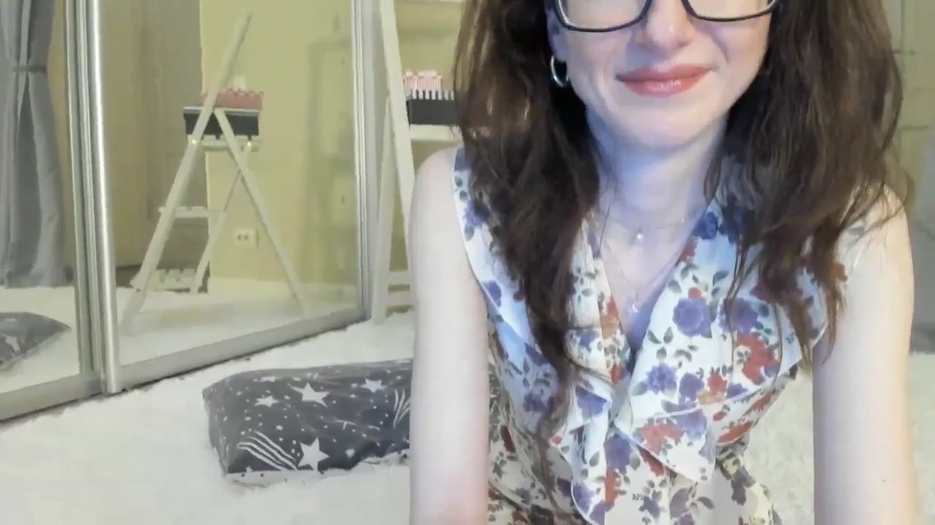 Gallery image thumbnail from Baby_Jewel's myfreecams stream on, 05/16/2024, 12:19 image 3 of 20