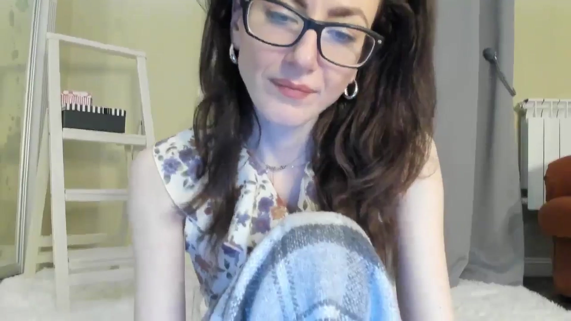 Gallery image thumbnail from Baby_Jewel's myfreecams stream on, 05/16/2024, 16:12 image 6 of 20
