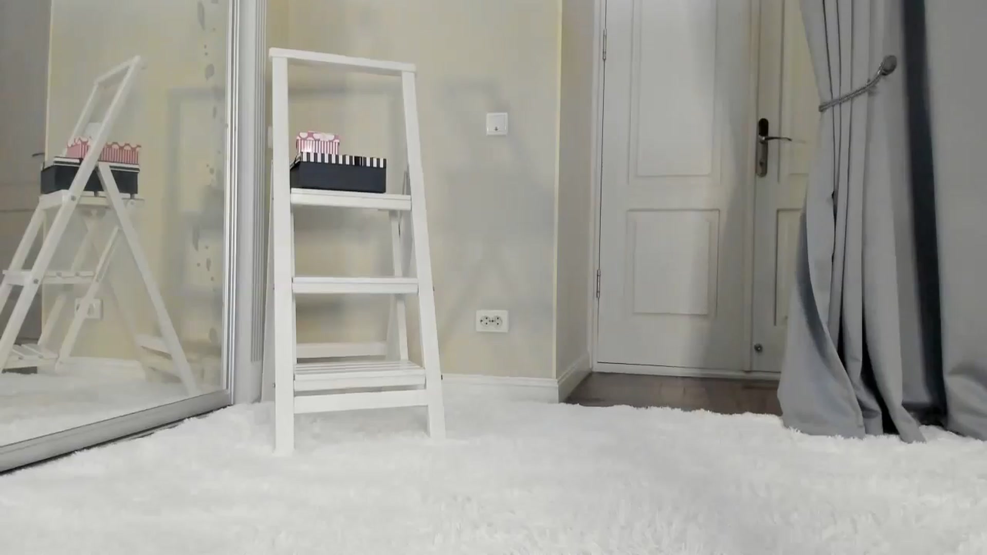 Gallery image thumbnail from Baby_Jewel's myfreecams stream on, 05/19/2024, 15:00 image 6 of 20