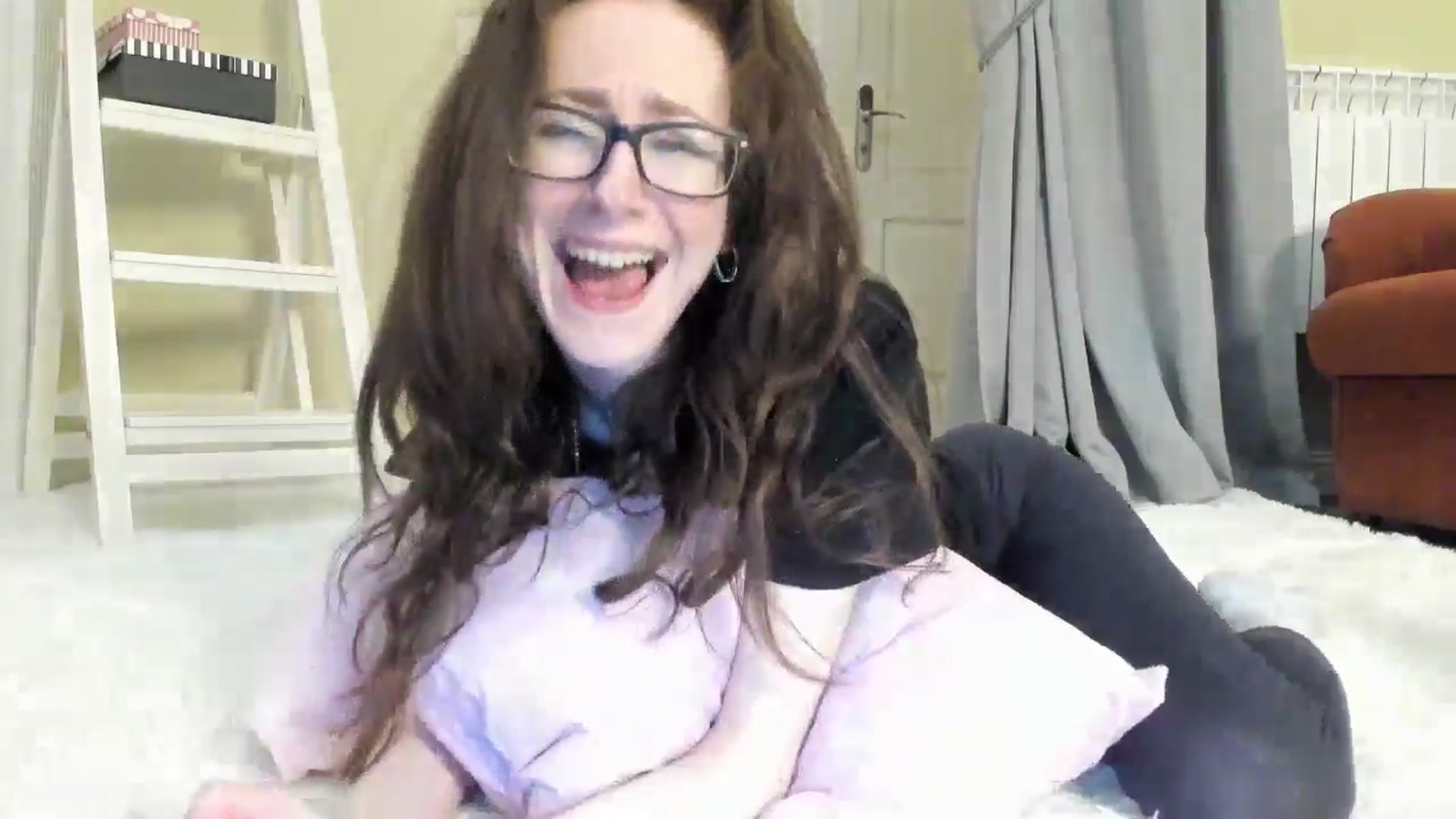 Gallery image thumbnail from Baby_Jewel's myfreecams stream on, 05/23/2024, 12:53 image 6 of 20