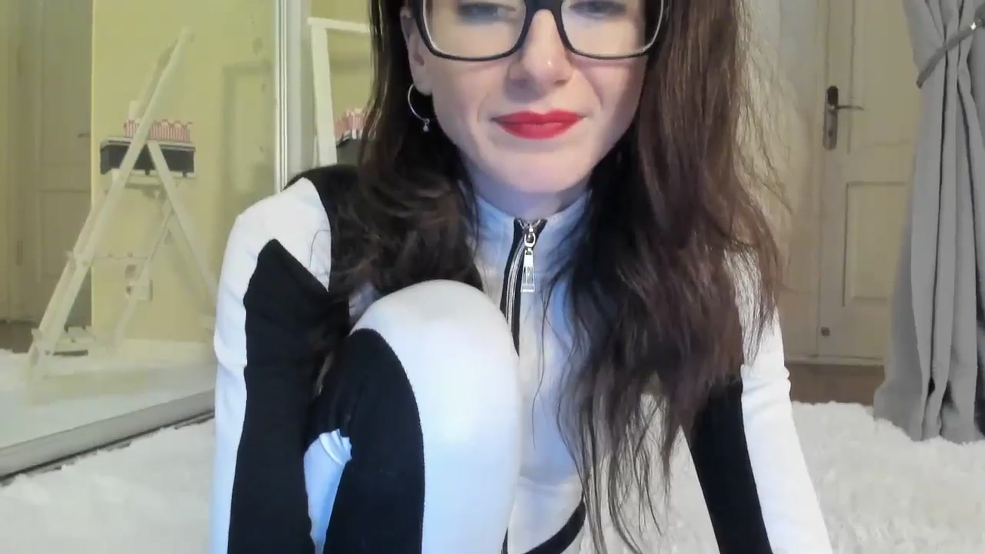Gallery image thumbnail from Baby_Jewel's myfreecams stream on, 05/24/2024, 12:46 image 19 of 20