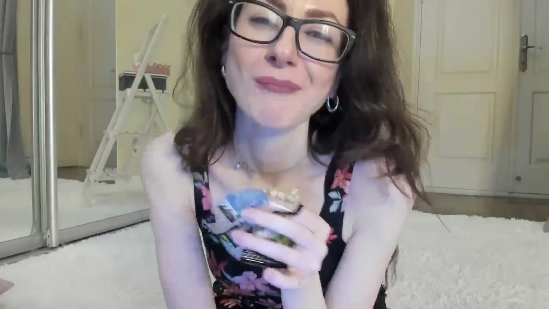 Gallery image thumbnail from Baby_Jewel's myfreecams stream on, 06/03/2024, 11:19 image 12 of 20
