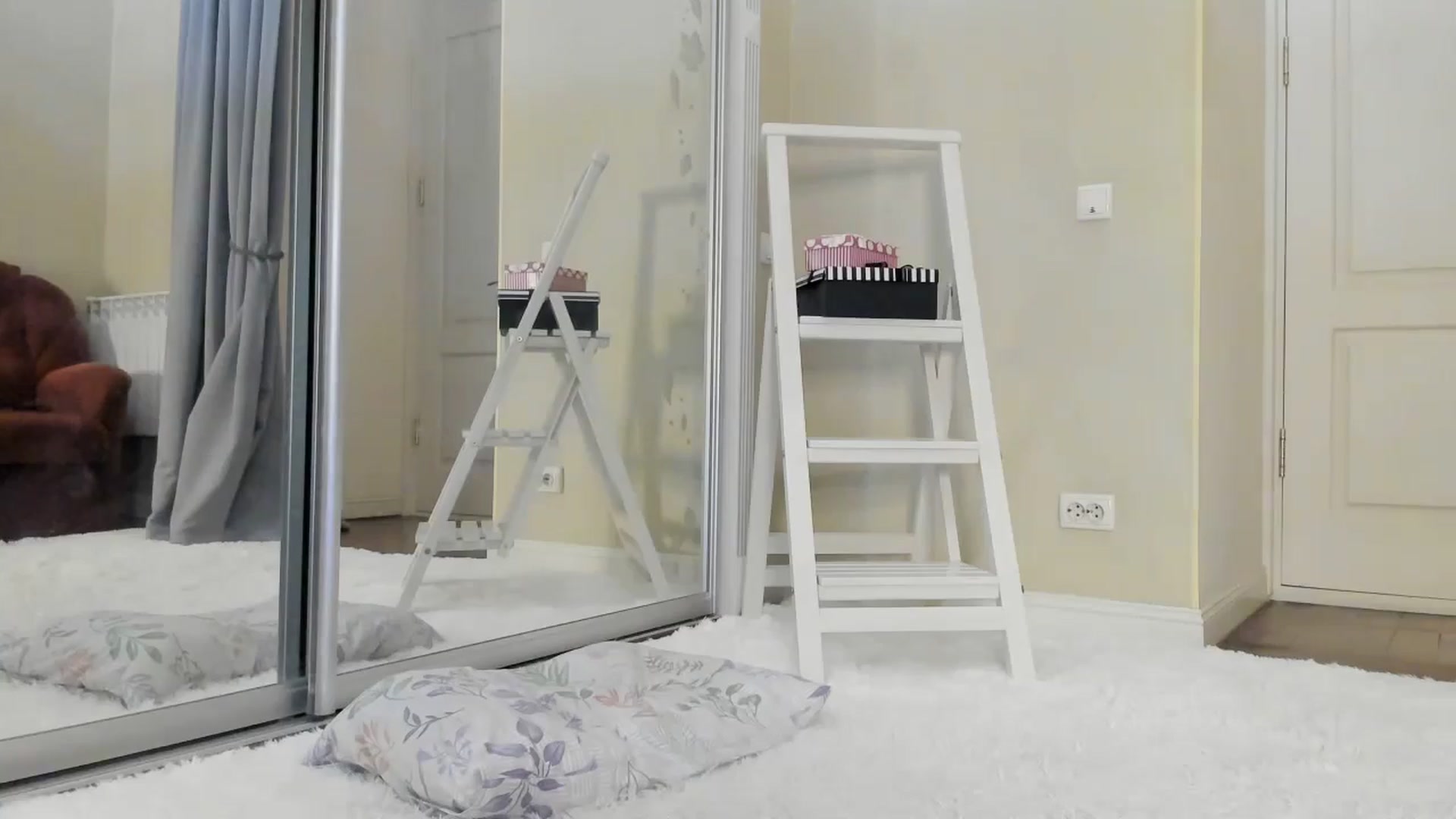 Gallery image thumbnail from Baby_Jewel's myfreecams stream on, 06/17/2024, 11:49 image 10 of 20
