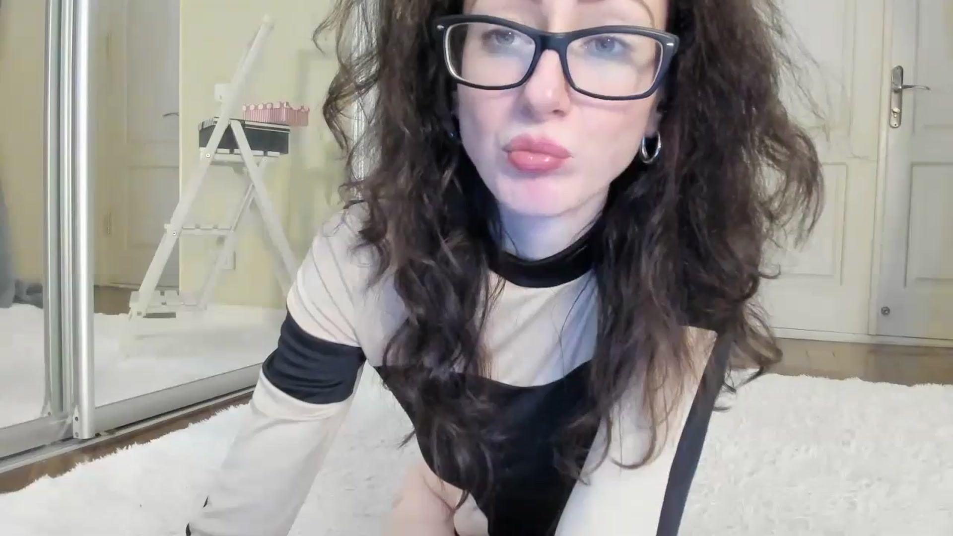 Gallery image thumbnail from Baby_Jewel's myfreecams stream on, 08/17/2024, 10:59 image 12 of 20