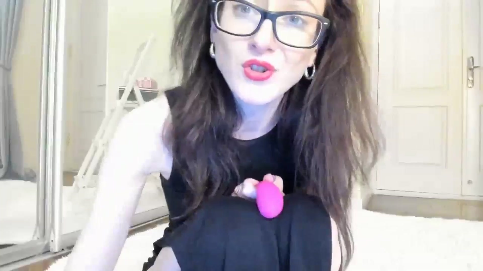 Gallery image thumbnail from Baby_Jewel's myfreecams stream on, 08/25/2024, 12:22 image 17 of 20